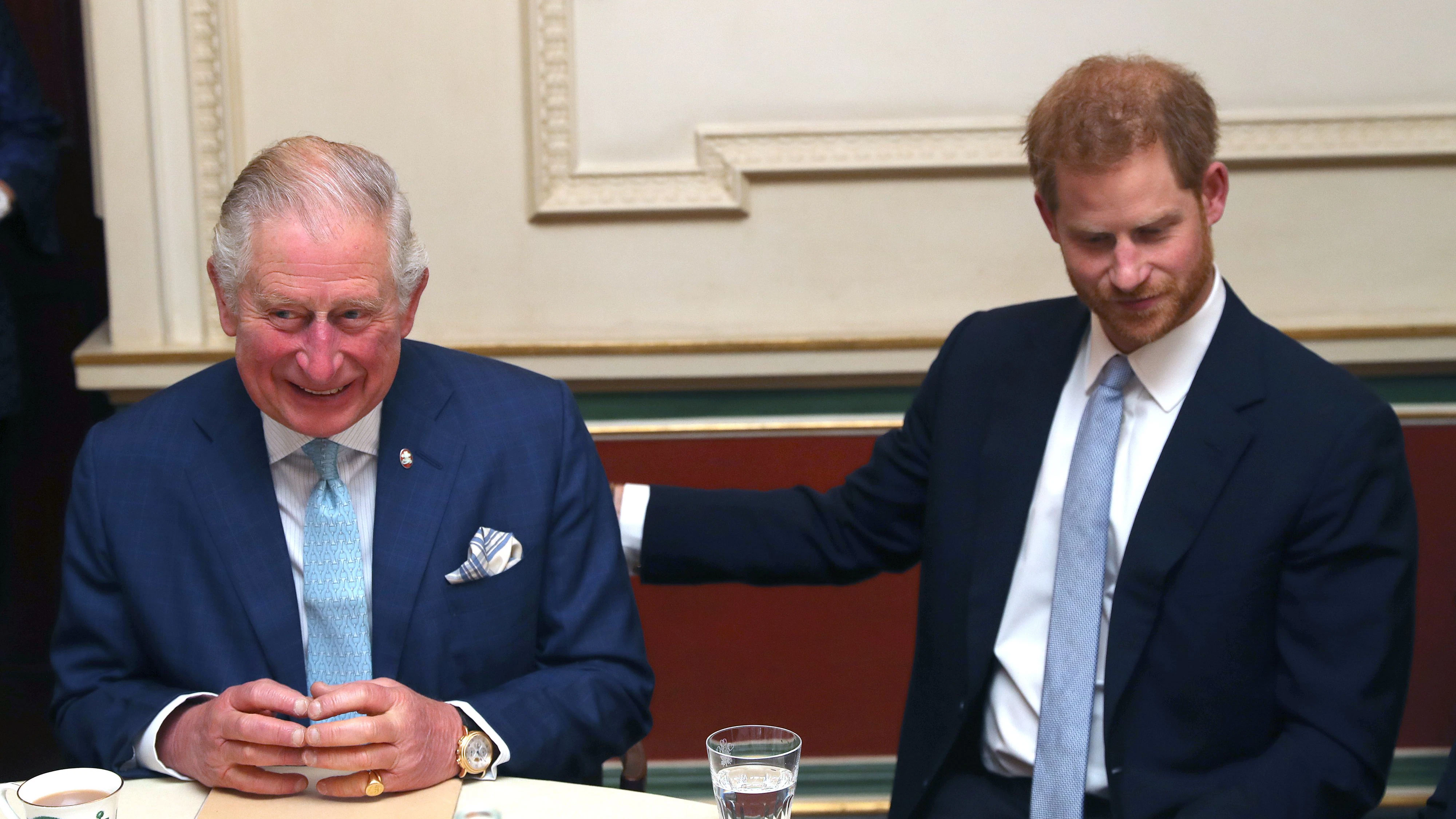 Medienberichten zufolge hat der britische König Charles III. seinen Sohn Harry und dessen Familie zum ersten Mal seit 2022 empfangen. 