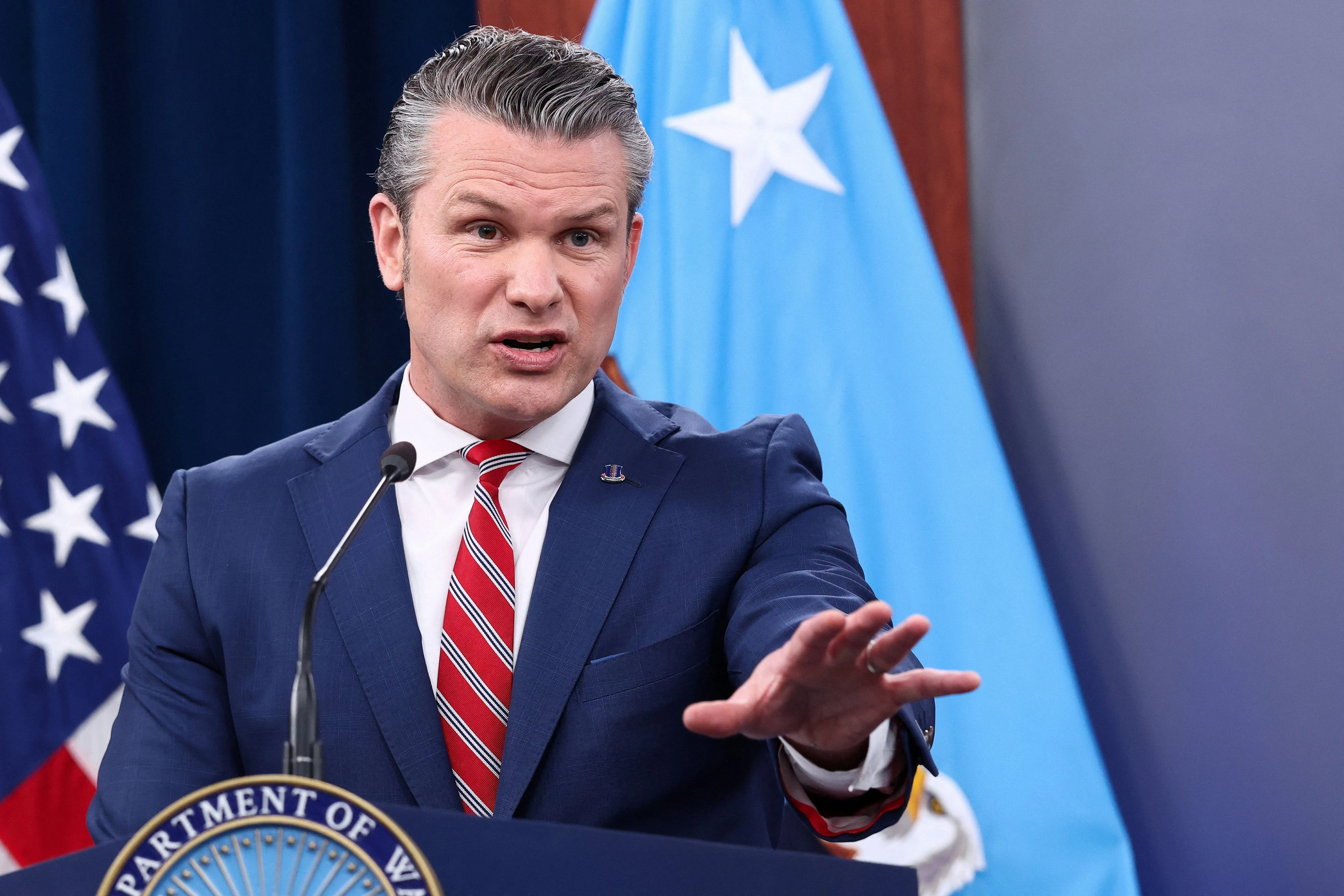 Sprach in einer ersten Reaktion von einer "durchgeschlüpften" Drohne: US-"Kriegsminister" Pete Hegseth