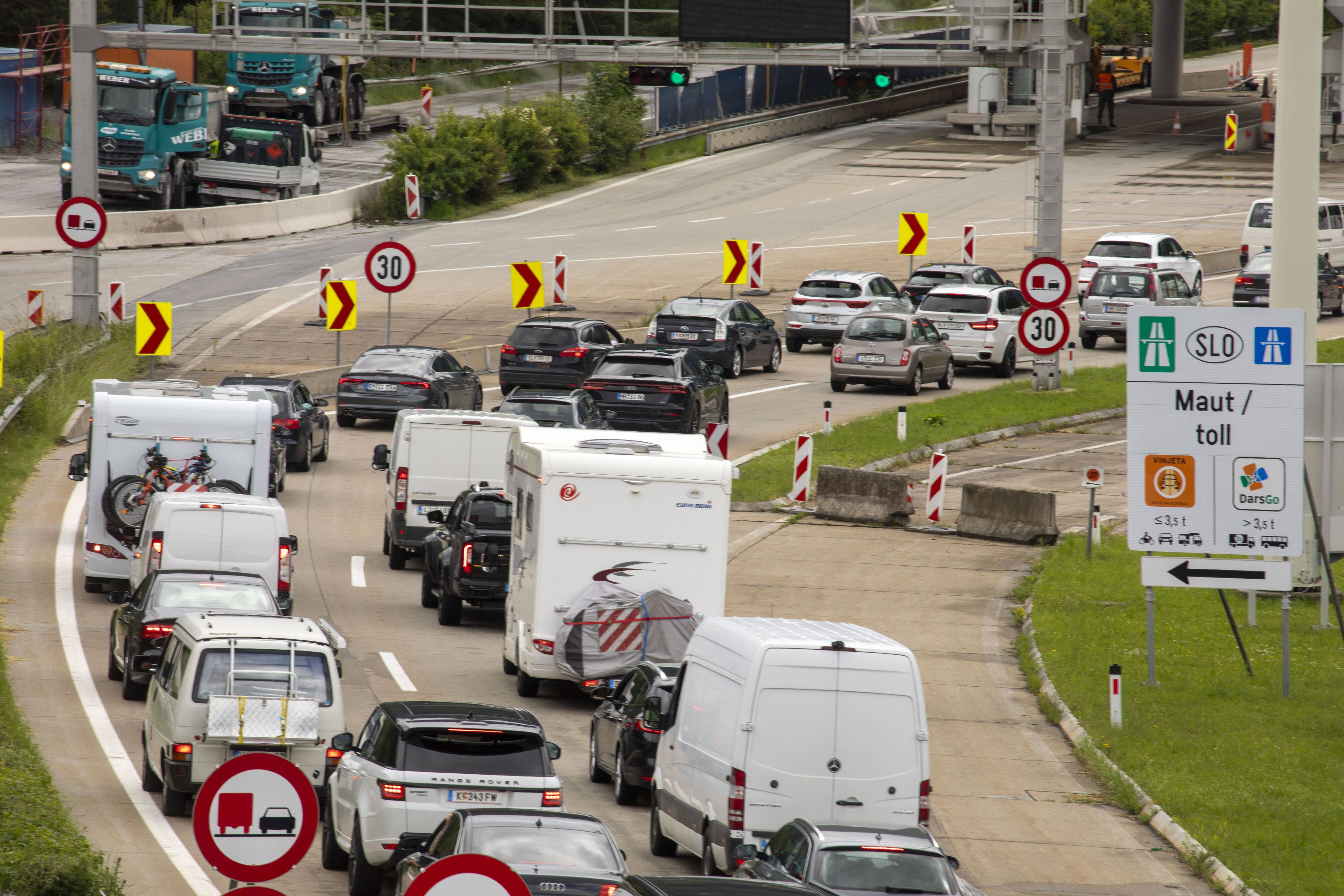 Die Wartezeiten an den Grenzübergänge Richtung Italien, Slowenien und Tschechien nehmen zu.