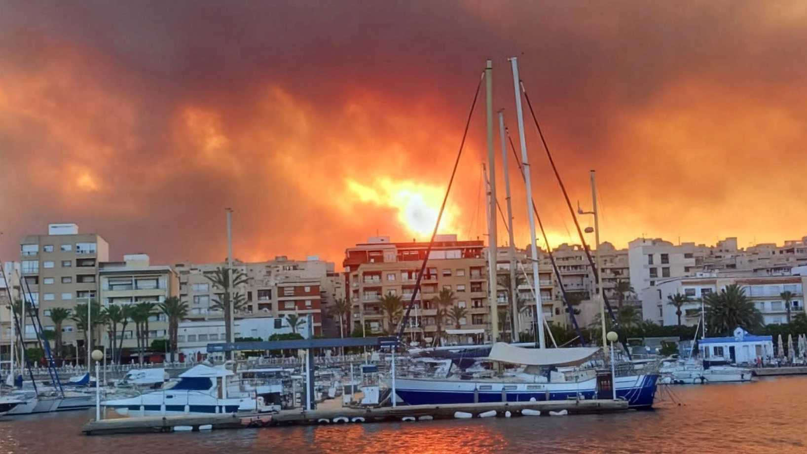 Heute.at - 12 Tote: Urlauber sterben bei Waldbrand in Andalusien