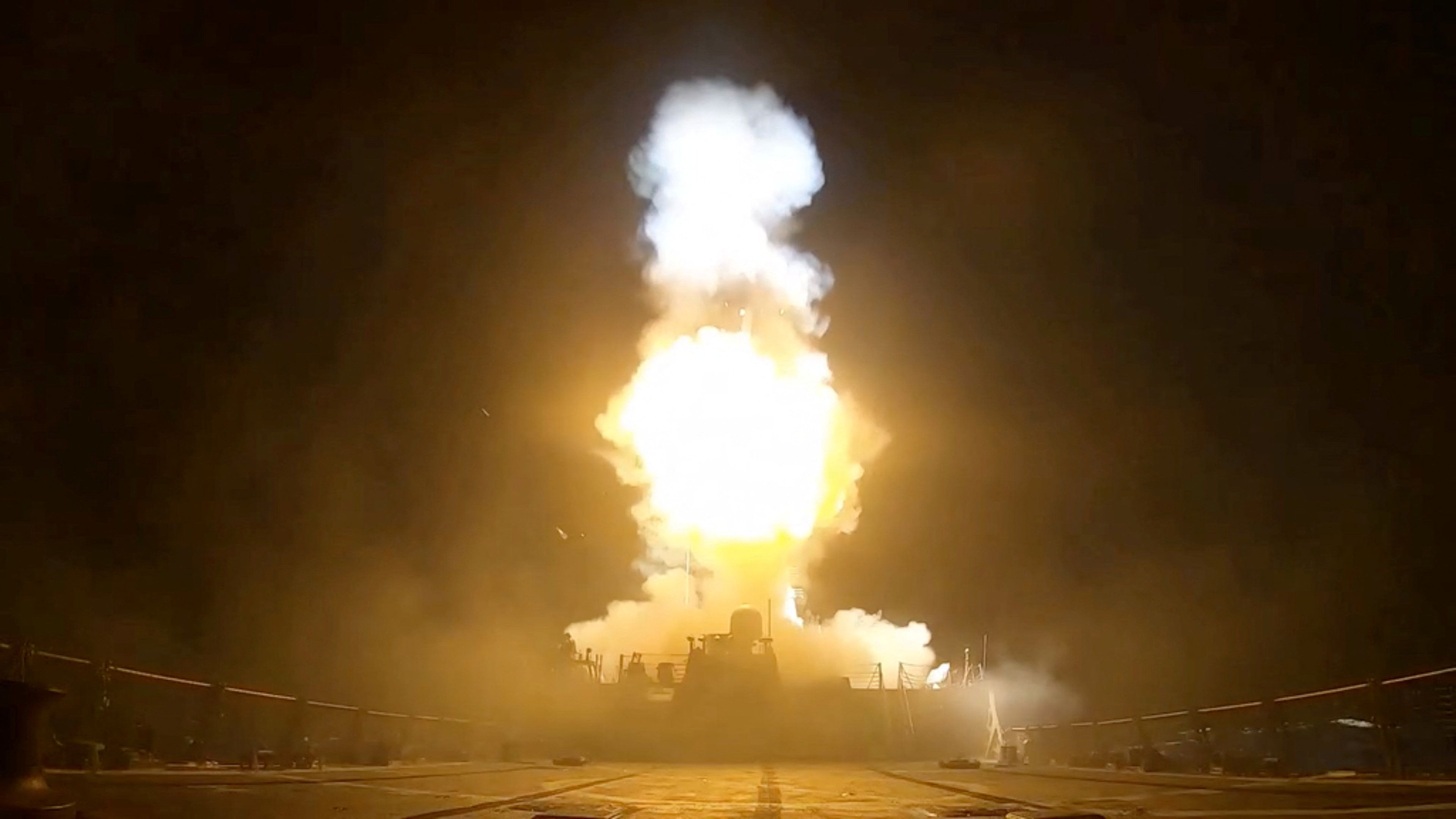 Die US-Armee hat am Sonntag nach eigenen Angaben rund 140 militärische Ziele im Iran angegriffen.