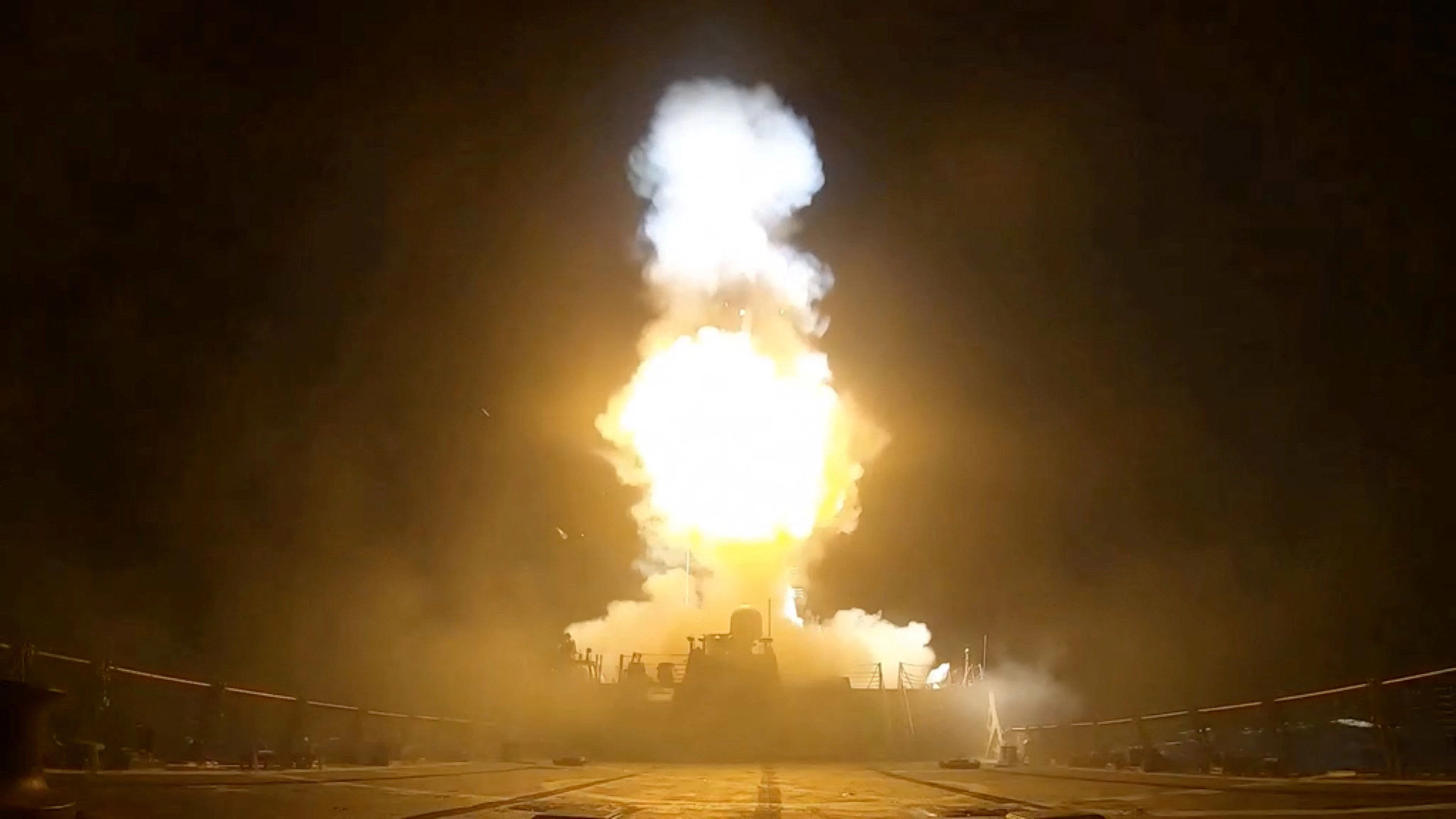 Die US-Armee hat am Sonntag nach eigenen Angaben rund 140 militärische Ziele im Iran angegriffen.