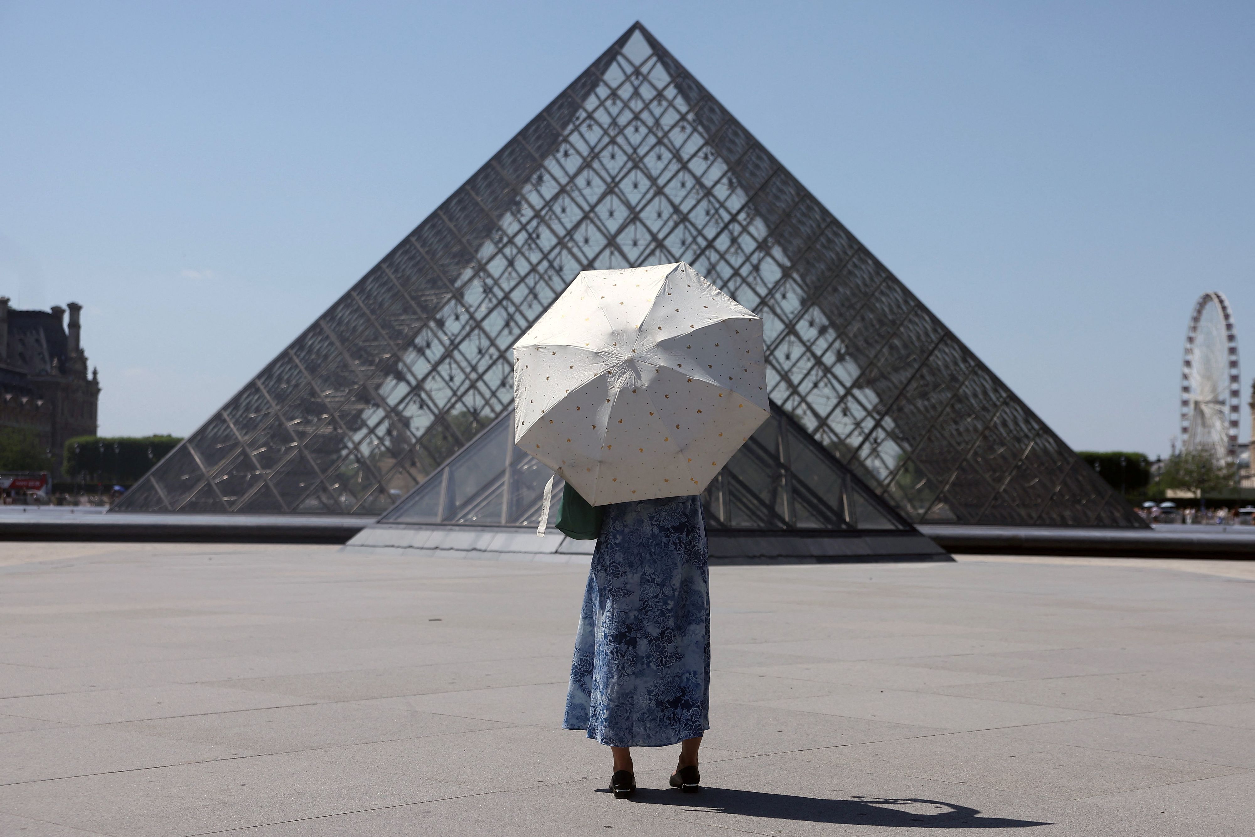 Heute.at - Gluthitze: Eiffelturm und Louvre zu