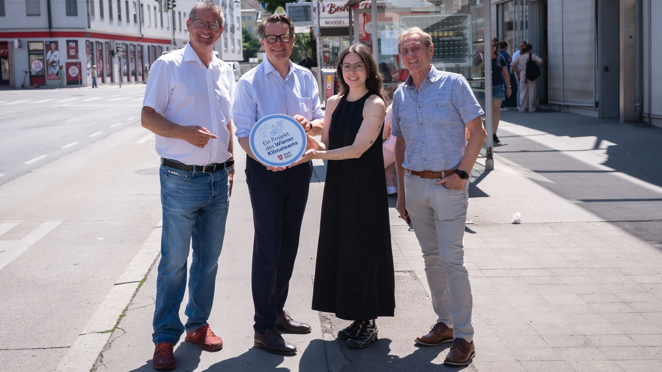Heute.at - Sechs neue Bäume gegen Hitze-Hotspot in Floridsdorf
