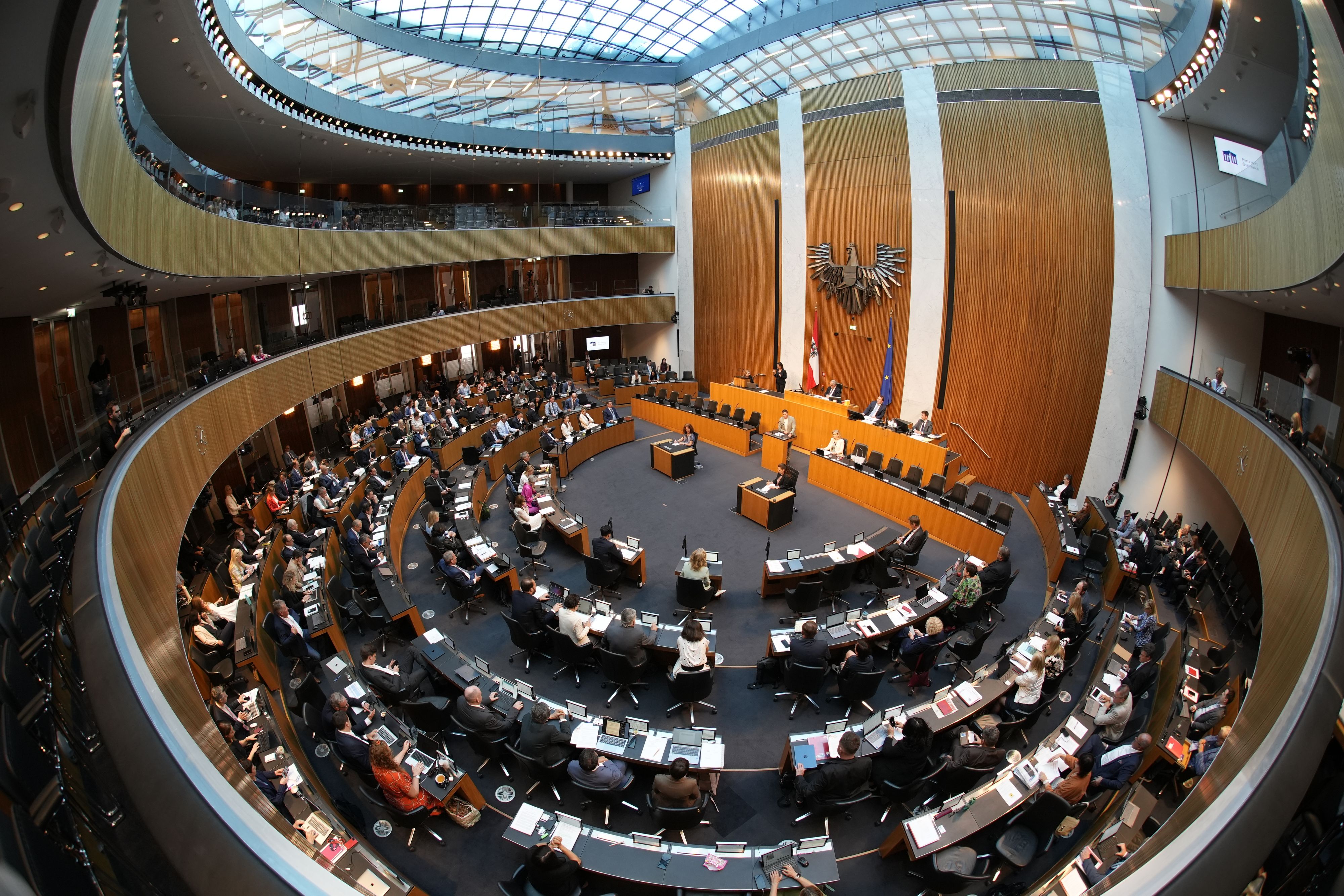 Der Nationalrat fasste seit Amtsantritt von Schwarz/Rot/Pink 179 Gesetzesbeschlüsse.