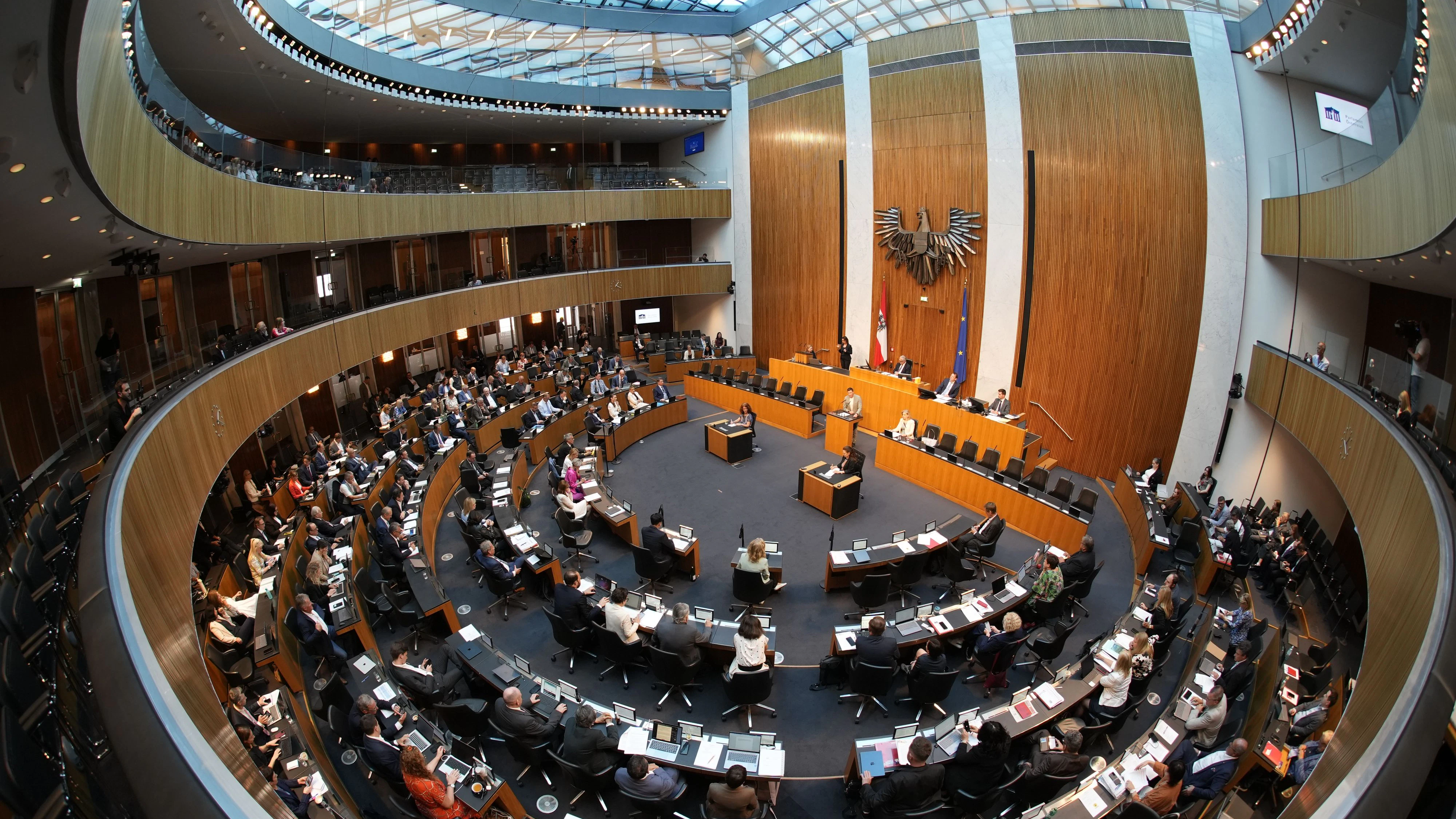 Der Nationalrat fasste seit Amtsantritt von Schwarz/Rot/Pink 179 Gesetzesbeschlüsse.