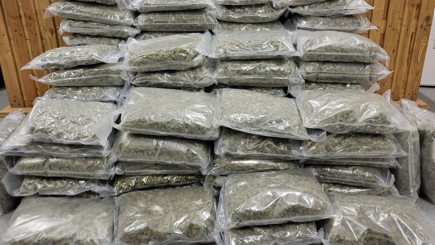 Heute.at - 70 Kilo Marihuana in Wohnung gebunkert: Bande flog auf