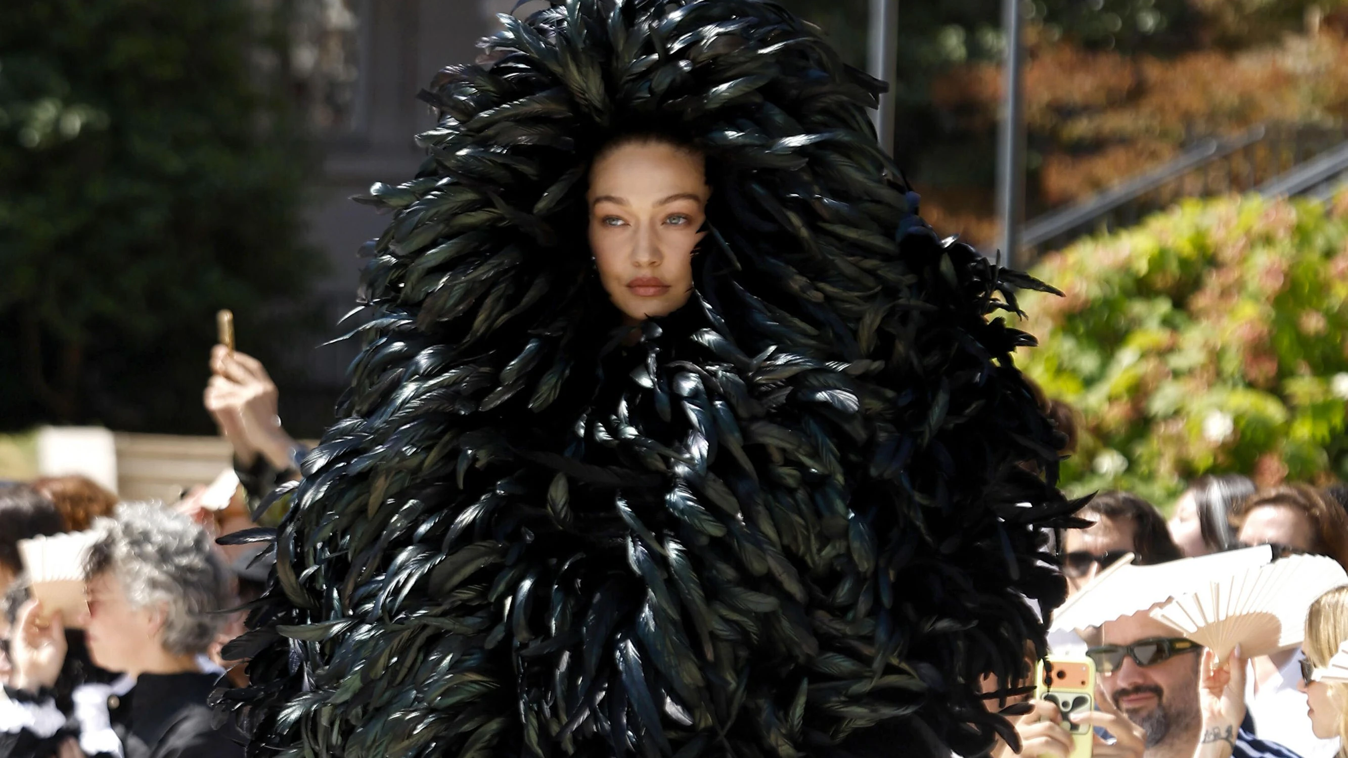 Heute.at - Unmöglich – Couture kennt keine Grenzen mehr
