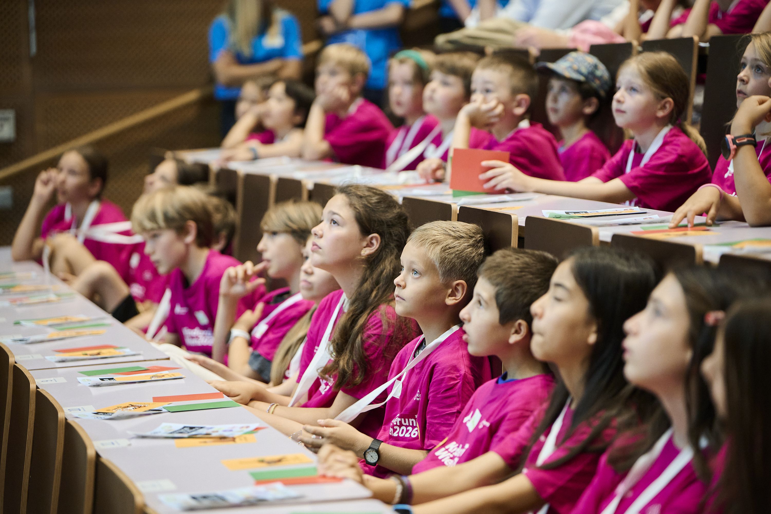 Heute.at - Kinder stürmen Hörsäle – 4.000 studieren an den Unis