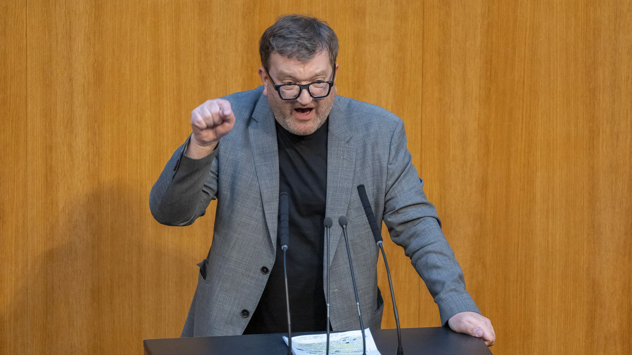 Heute.at - Abgehoben und arrogant – Grüne gehen Neos frontal an