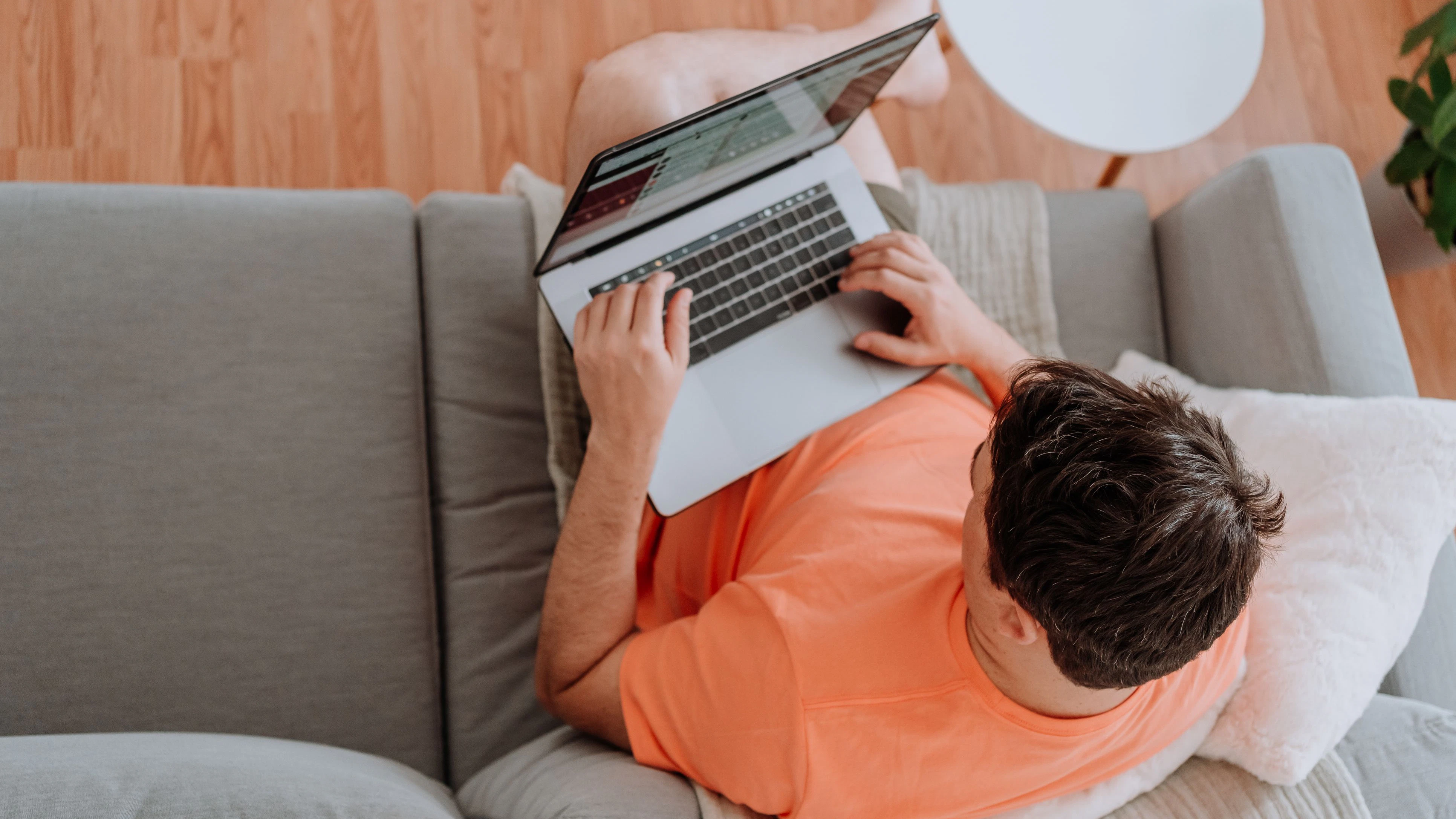 Heute.at - Gen Z: Keine Freunde, keine Hobbys, nur Social Media