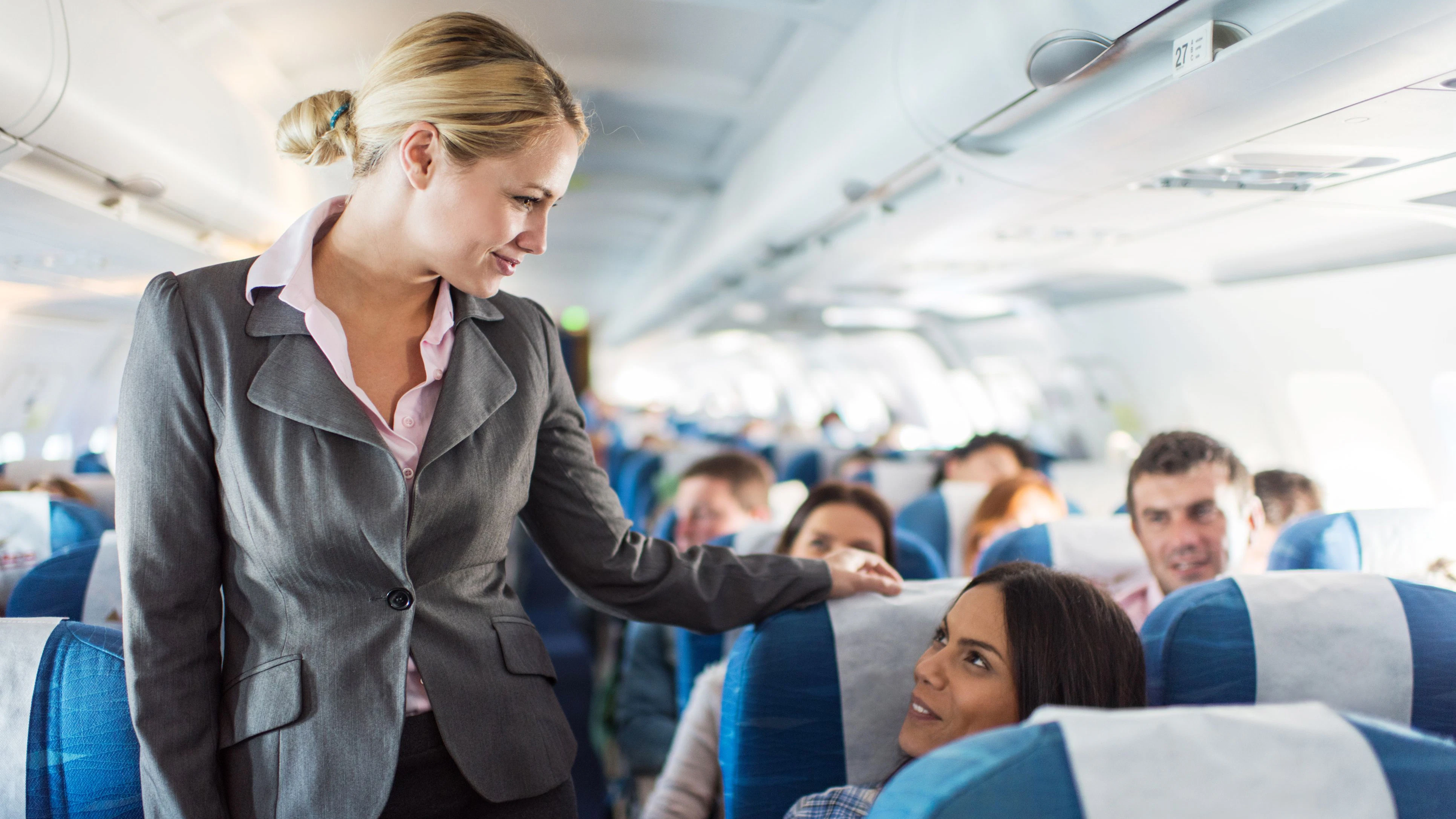 Heute.at - Diese 3 Nettigkeiten nerven das Flugpersonal enorm