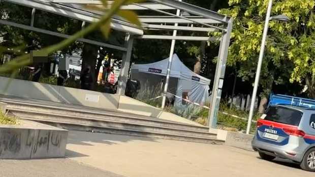 Großeinsatz in Wien! Toter Mann am Reumannplatz
