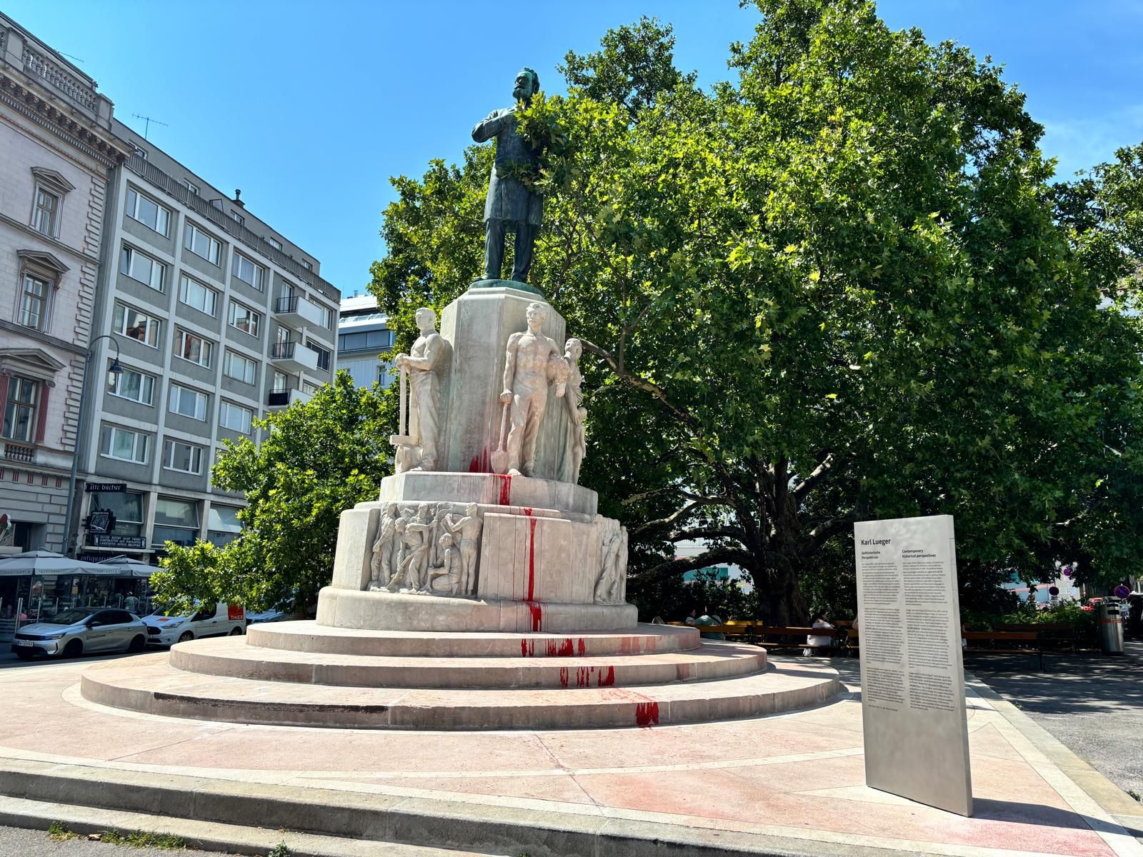 Das neu aufgestellte Lueger-Denkmal wurde schon wieder beschmiert.