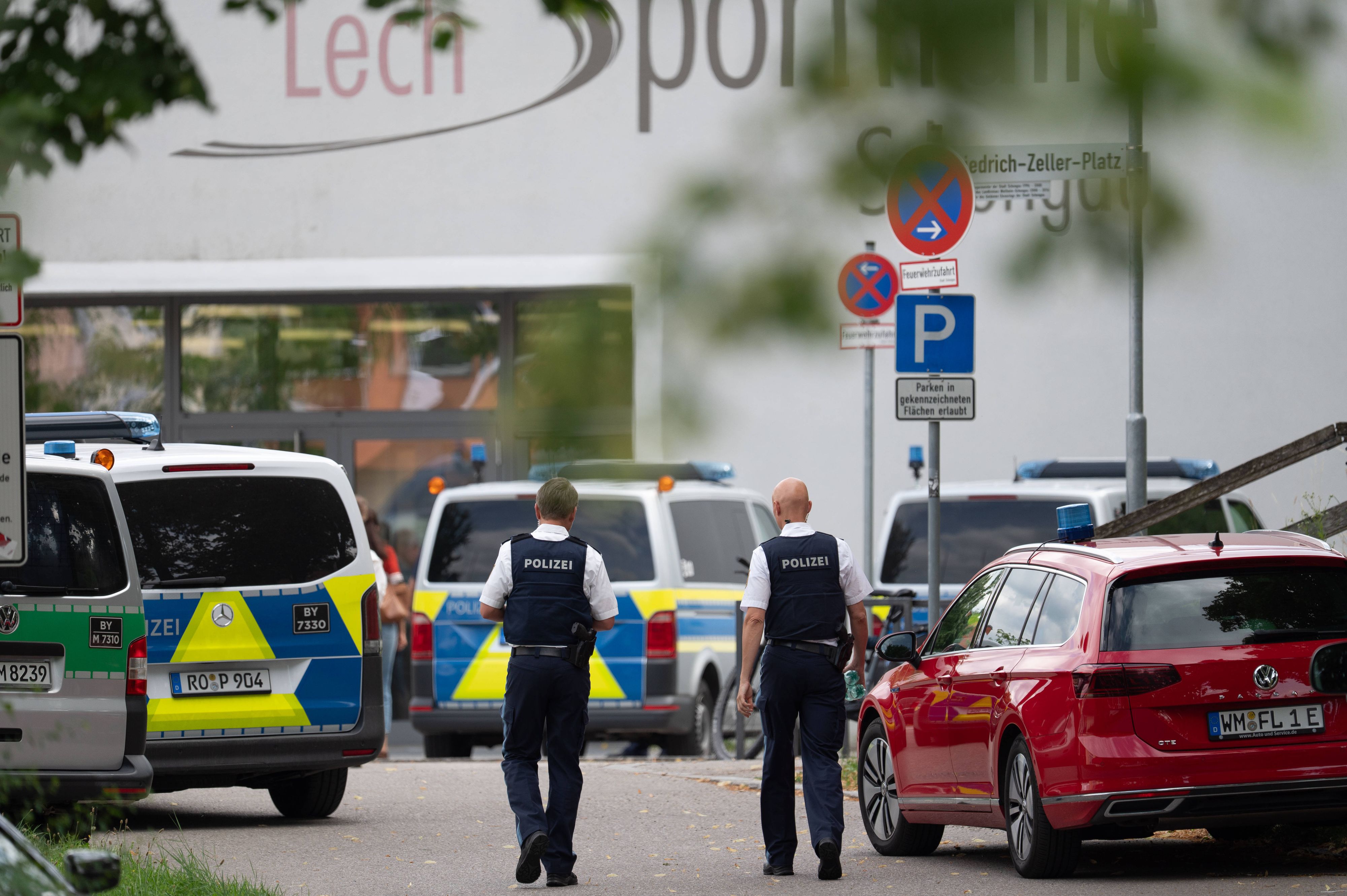 Bei der Tat wurden zwei Mädchen verletzt.