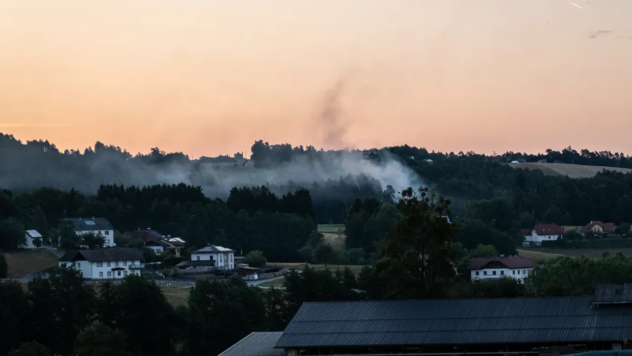 Heute.at - Riesige Rauchsäule! Großeinsatz in Oberösterreich