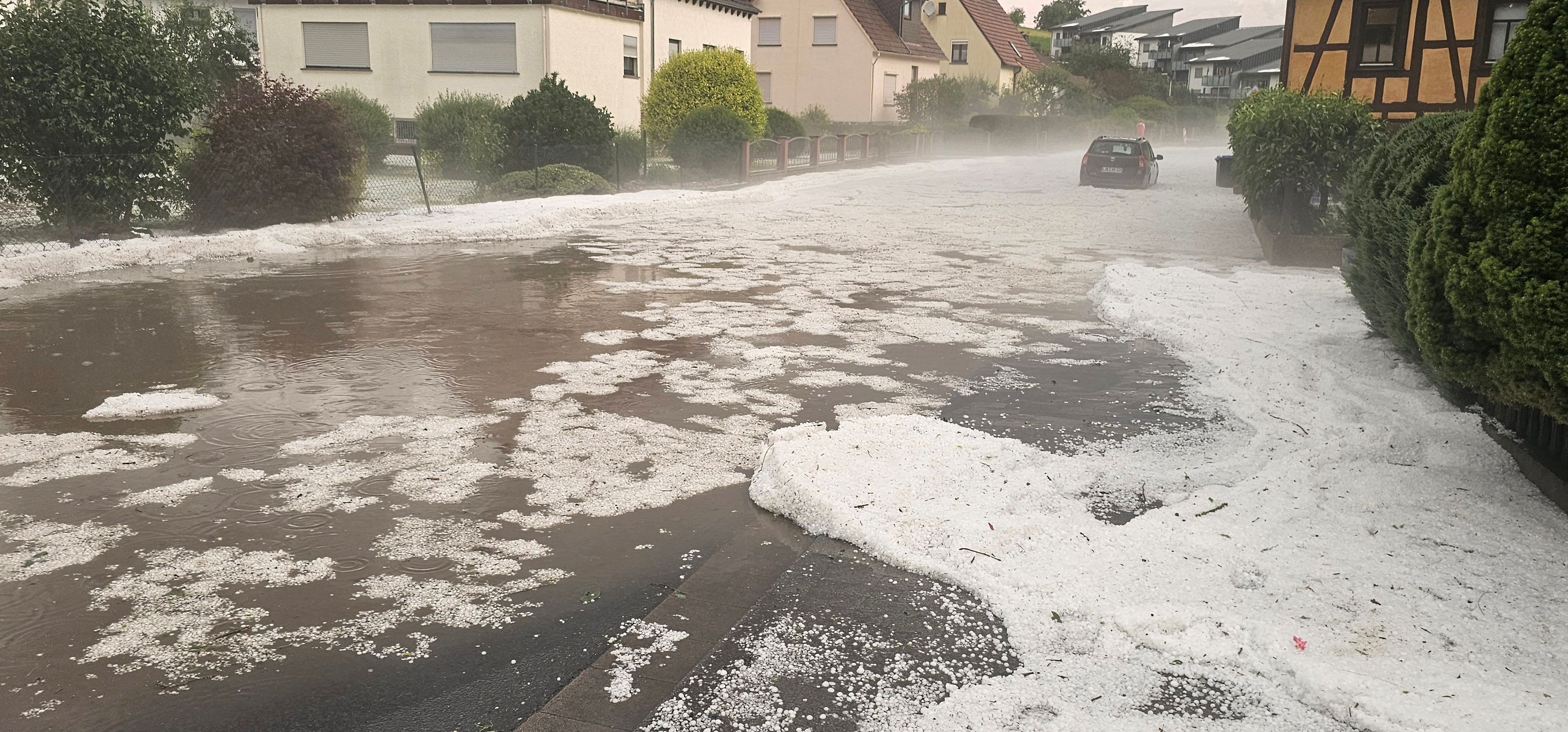 Heute.at - Warnstufe ROT! Hagel-Unwetter wütet in Österreich