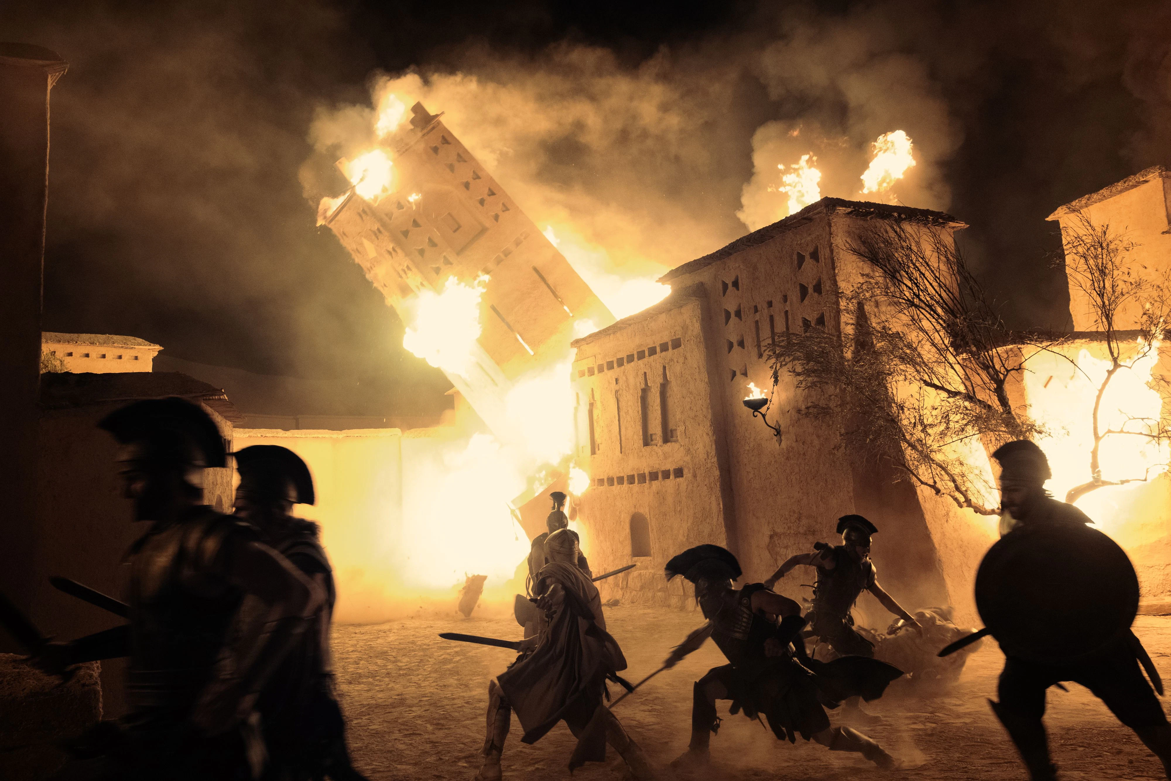 Der Fall von Troja, ohne CGI: Wenn es bei "Die Odyssee" brennt, dann brennt es tatsächlich
