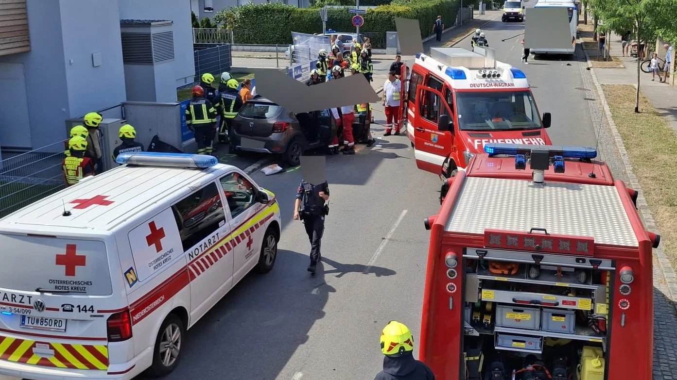 Ein Linienbus krachte am 15. Juli mit einem Pkw zusammen.