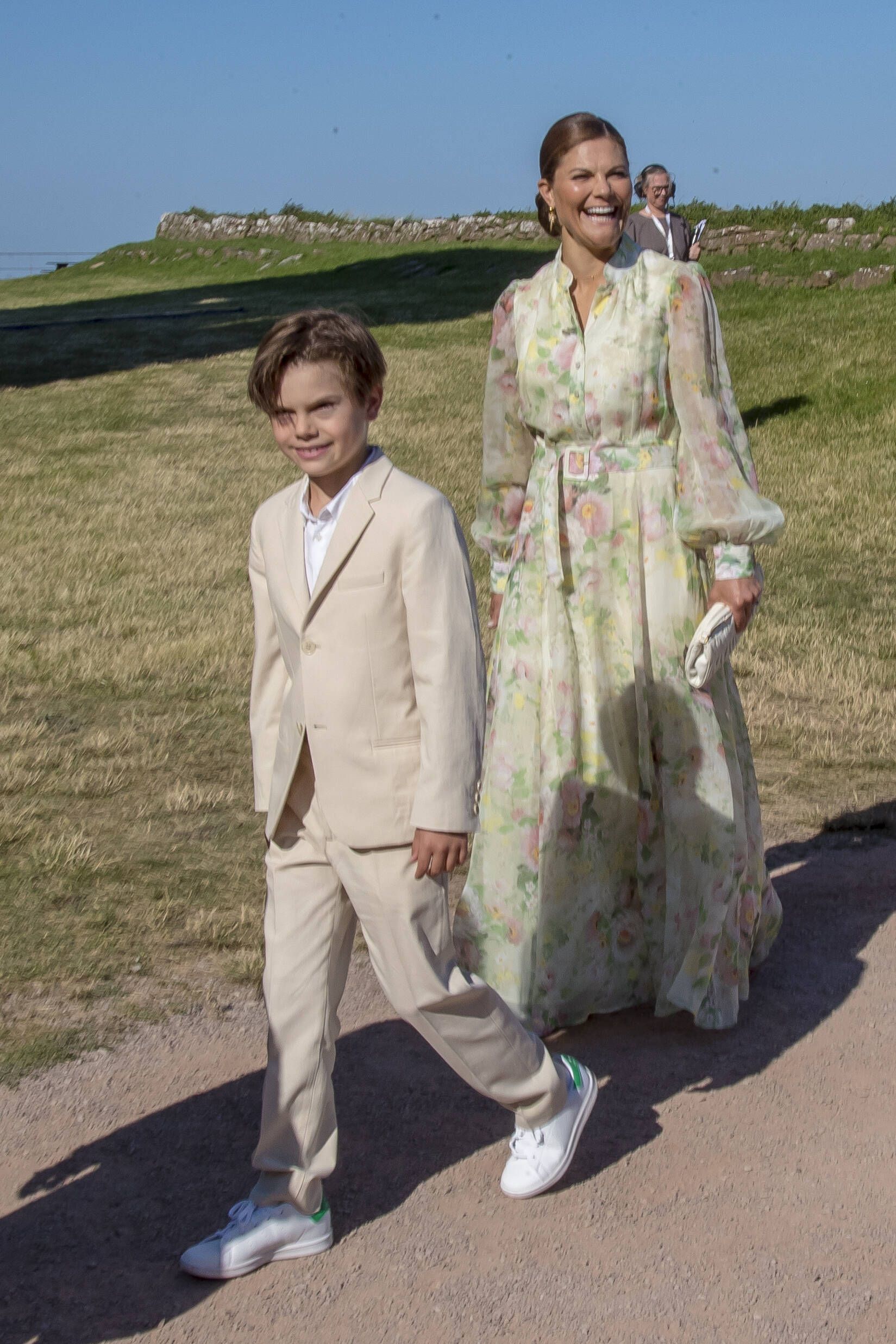 Kronprinzessin Victoria und Sohn Oscar bei der Ankunft zum 