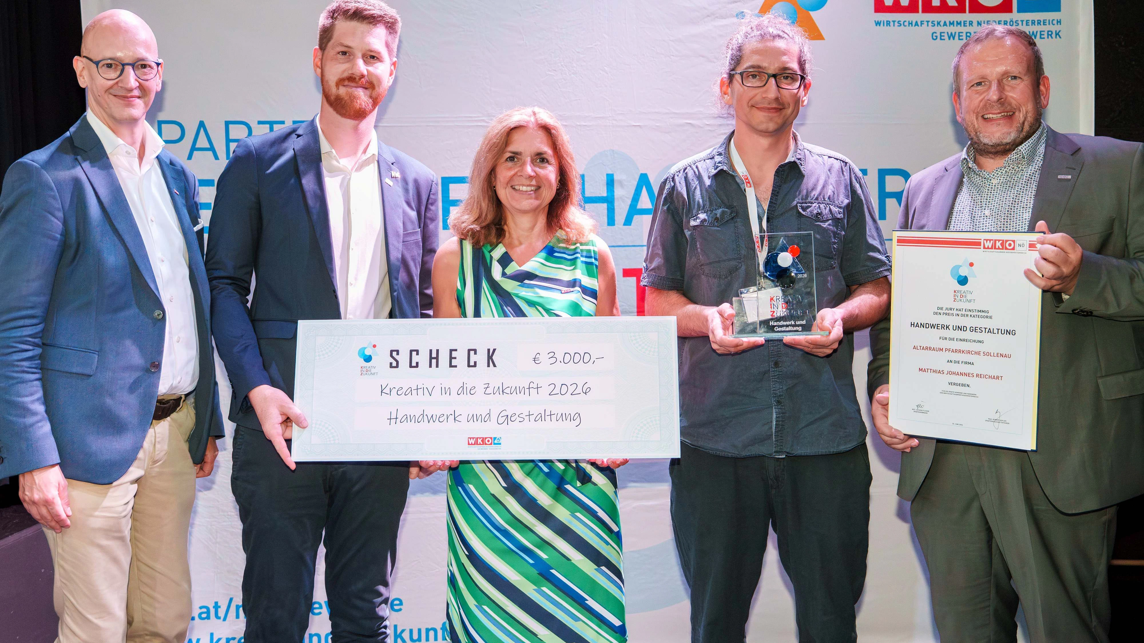 WKNÖ-Direktor Johannes Schedlbauer, WKNÖ-Vizepräsidentin Monika Eisenhuber, Metalldesigner Matthias Reichart und Spartenobmann Jochen Flicker (v.l.)