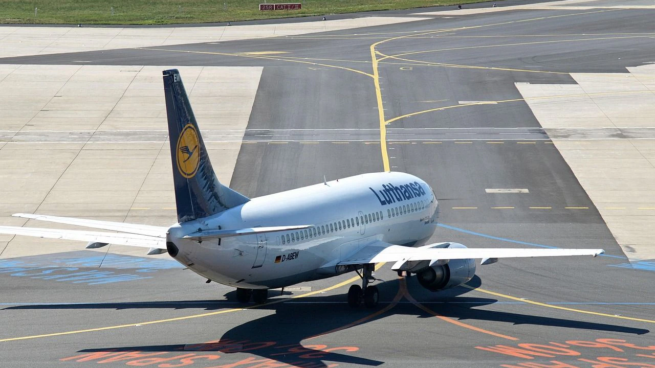Heute.at - Warum Lufthansa-Jumbos gezackte Triebwerke haben
