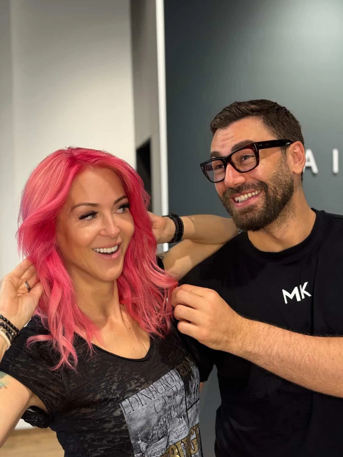 Simone Lugner mit ihrem Frisör von "MK Hairlounge"