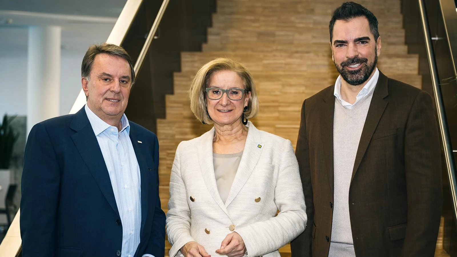Wolfgang Ecker, Präsident der Wirtschaftskammer Niederösterreich, Niederösterreichs Landeshauptfrau, Johanna Mikl-Leitner, und Kari Ochsner, Präsident der Industriellenvereinigung NÖ