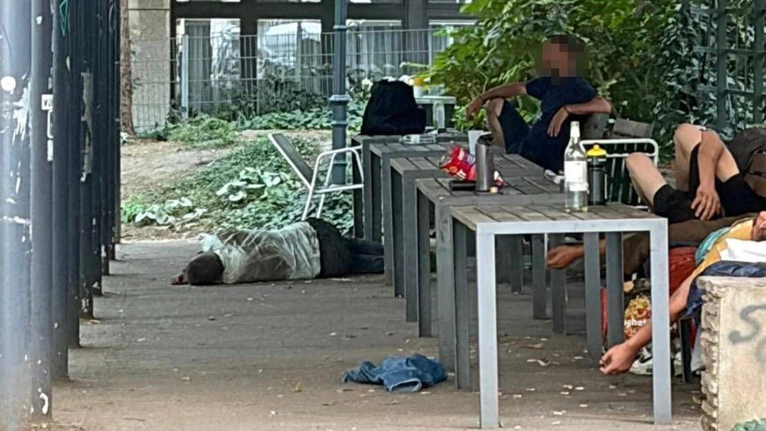 Suchtkranke weichen auf andere Orte in der Umgebung aus.