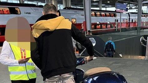 Heute.at - Mit Vespa in der S-Bahn: Nun immer mehr Details bekannt