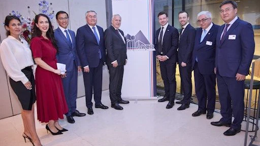 Heute.at - Österreich stärkt Wirtschaftsbande mit Kasachstan
