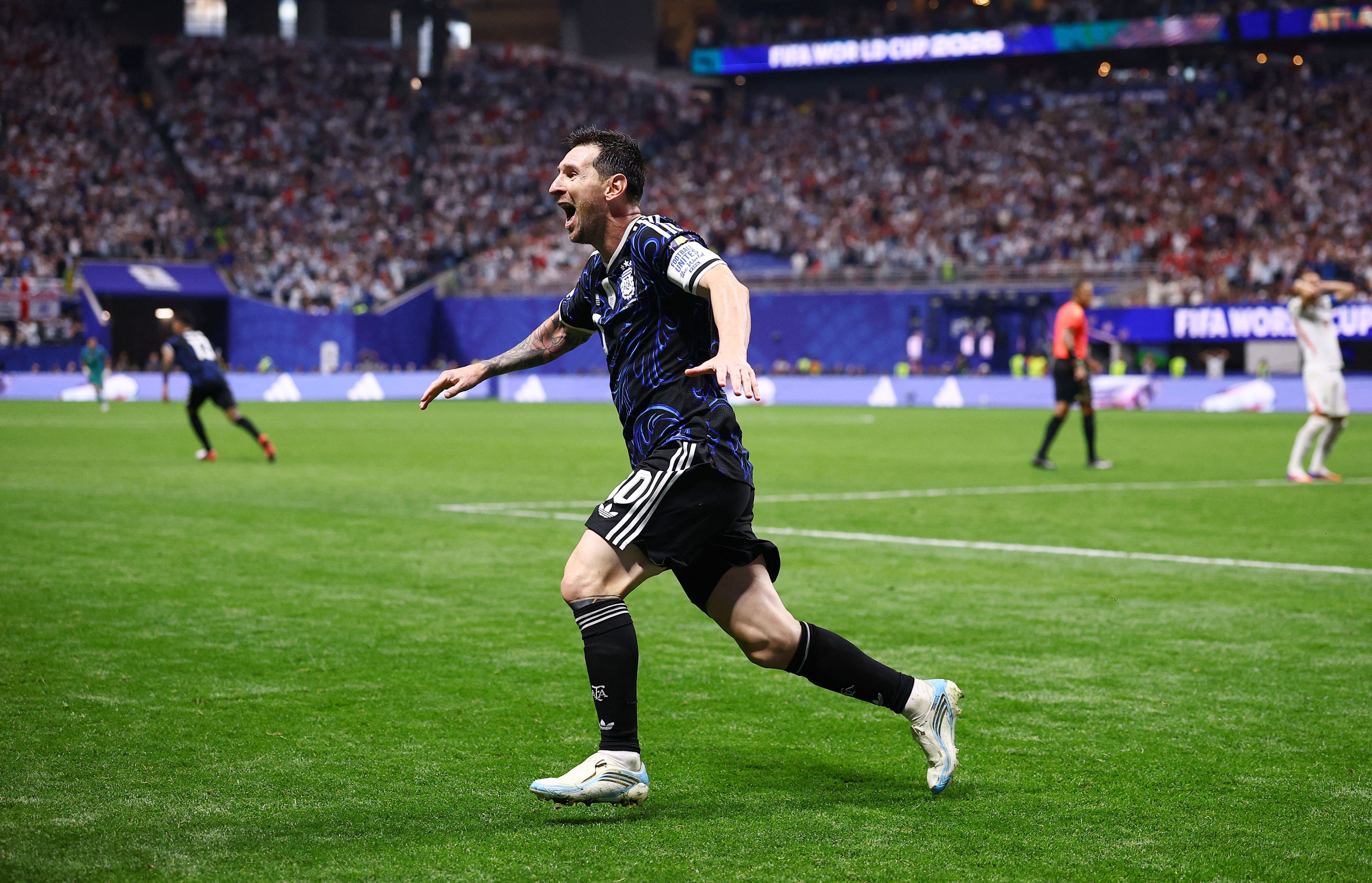 Fußball-Star Lionel Messi jubelt gegen England. 
