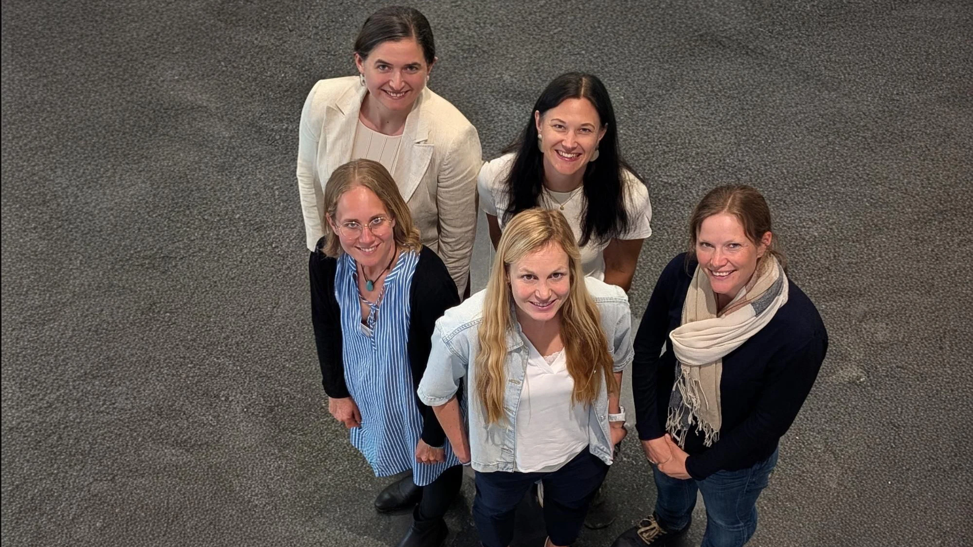 Das Team rund um FH-Prof. Lisa-Marie Putz-Egger; vorne links: Alexandra Haller, Lisa-Maria Putz-Egger, Laura Hörandner links hinten: Sophie Wiesinger, Christina Pum.
