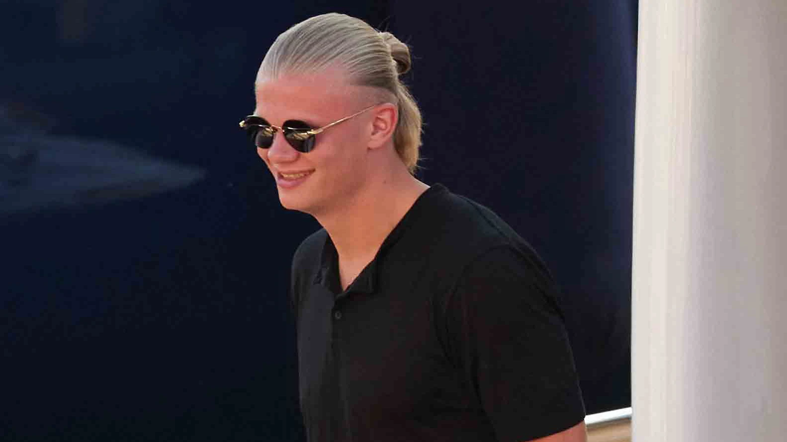 Fußballer Erling Haaland genießt nach dem WM-Aus ein paar Tage auf Ibiza.