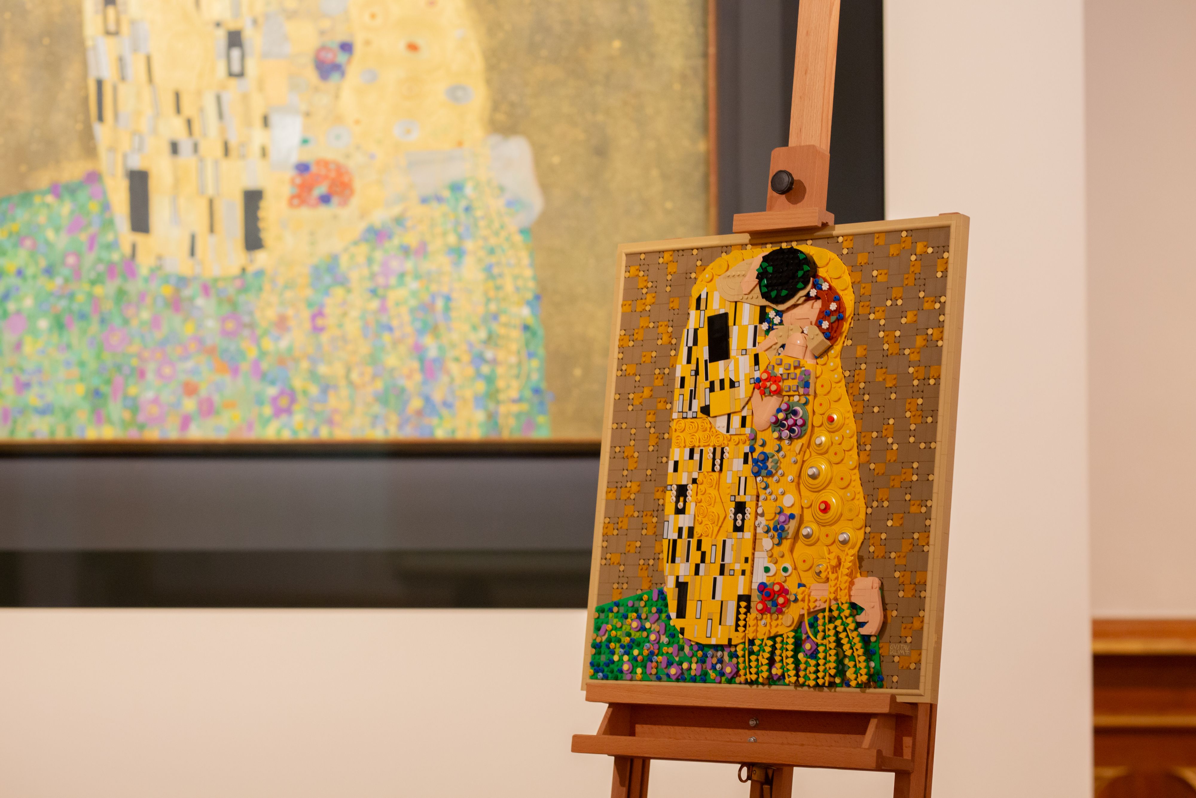 Ein weltberühmtes Gemälde wird zum Bauprojekt: LEGO und das Belvedere bringen Gustav Klimts 