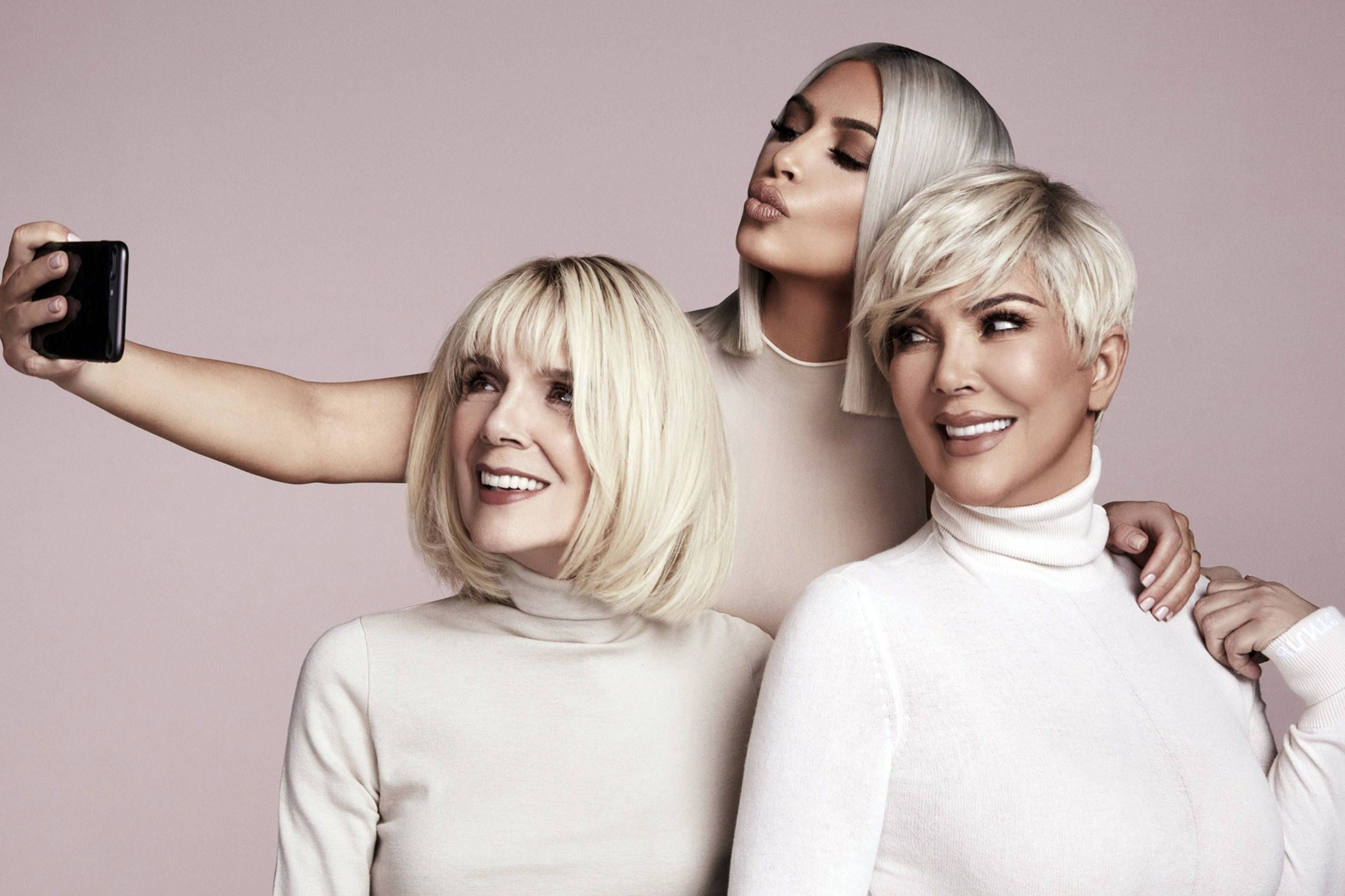 Kim Kardashian mit Mama Kris (r) und Großmutter MJ (l).