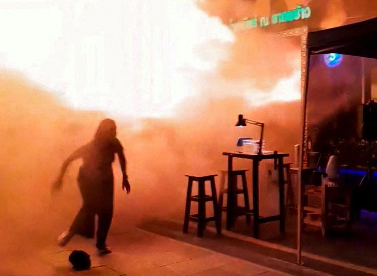  Laut Behörden kamen 33 Menschen ums Leben, 77 weitere wurden verletzt. 