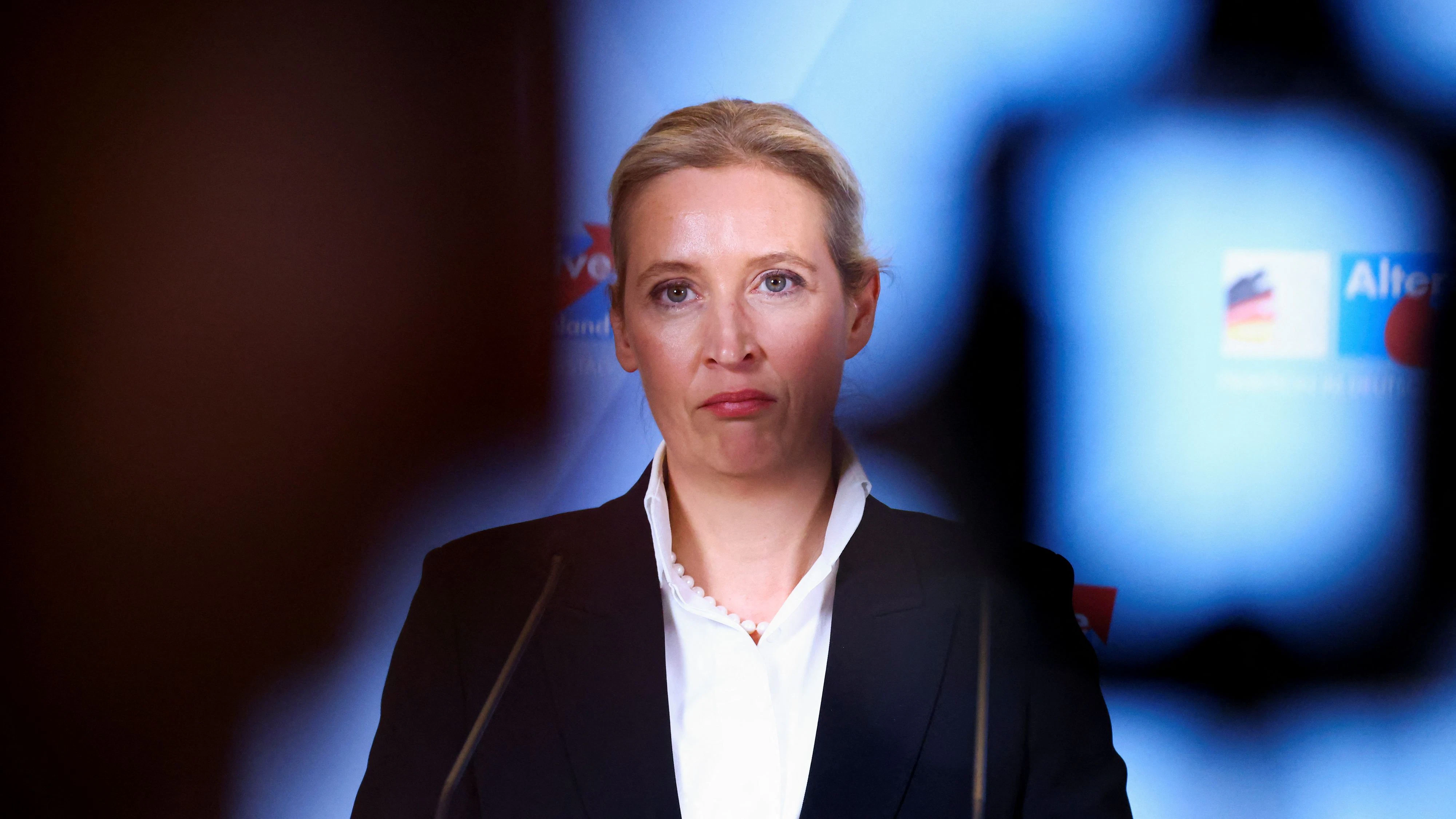Heute.at - Weidel scheitert: AfD-Chef in NRW trotzt ihr