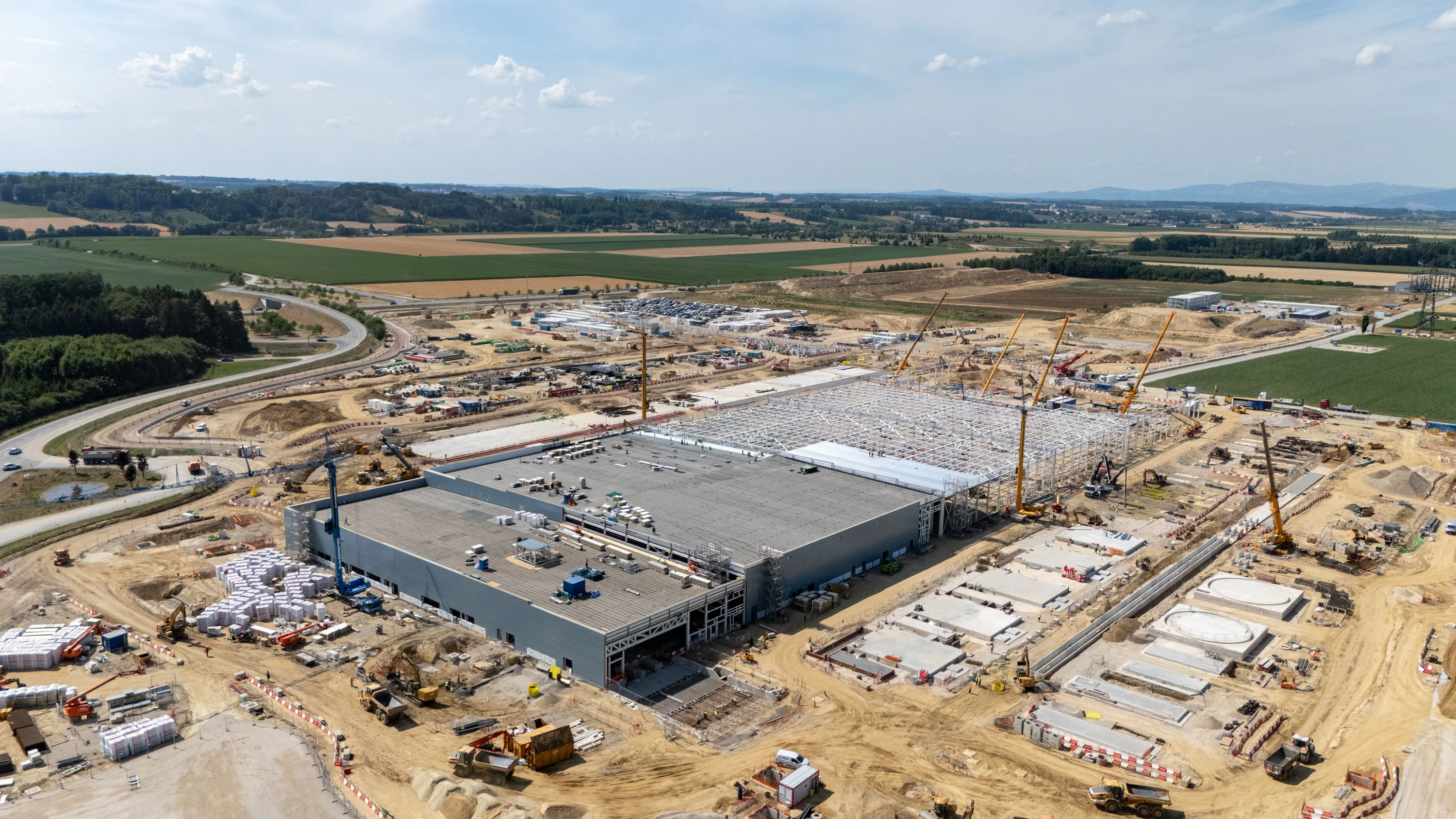 Das Projekt wächst immer weiter: die Baustelle des geplanten Google-Rechenzentrums in Kronstorf.