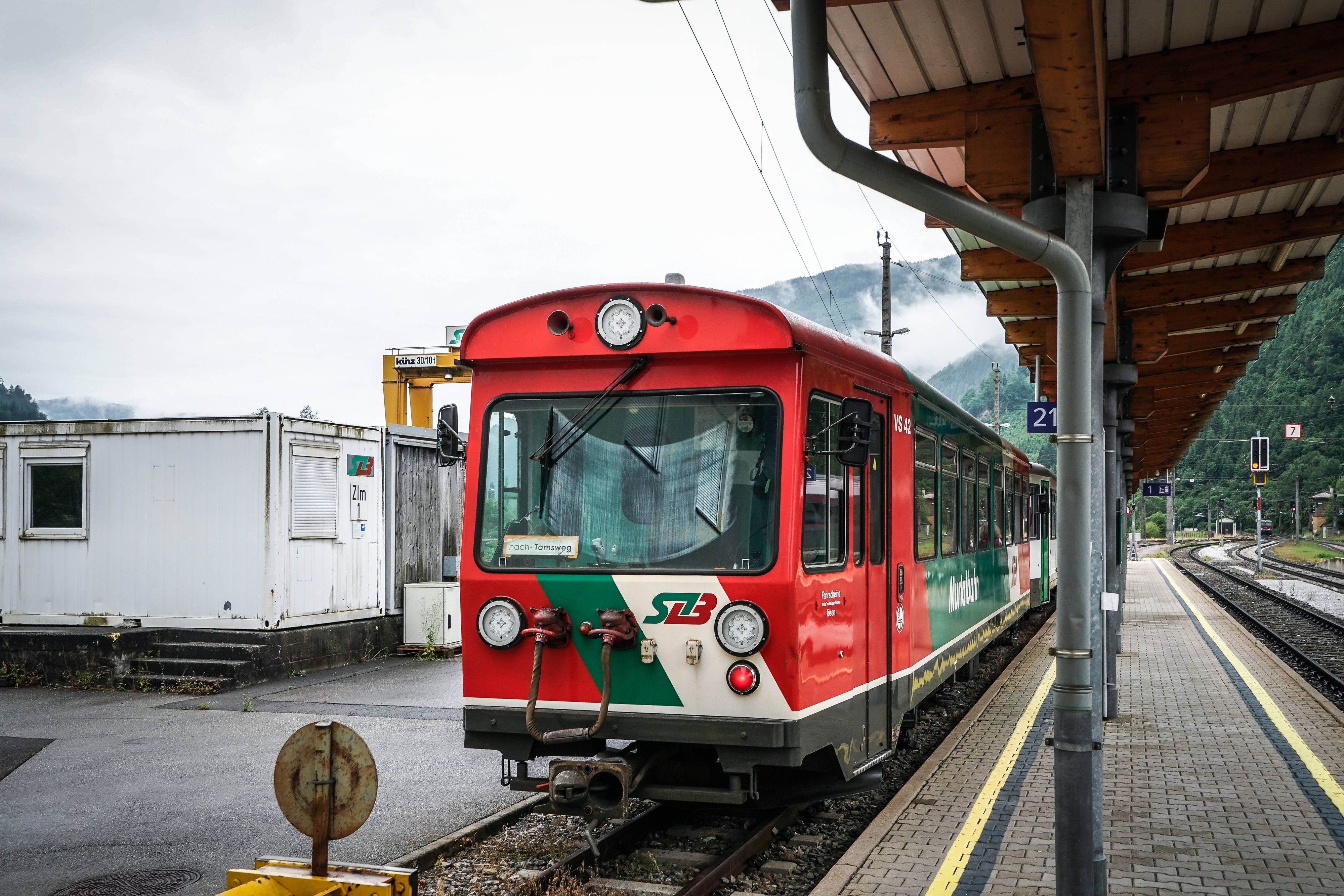 Die Murtalbahn fährt seit dem 8. Oktober 1894. Die Schmalspurbahn verbindet Unzmarkt (Steiermark) mit Tamsweg (Salzburg).