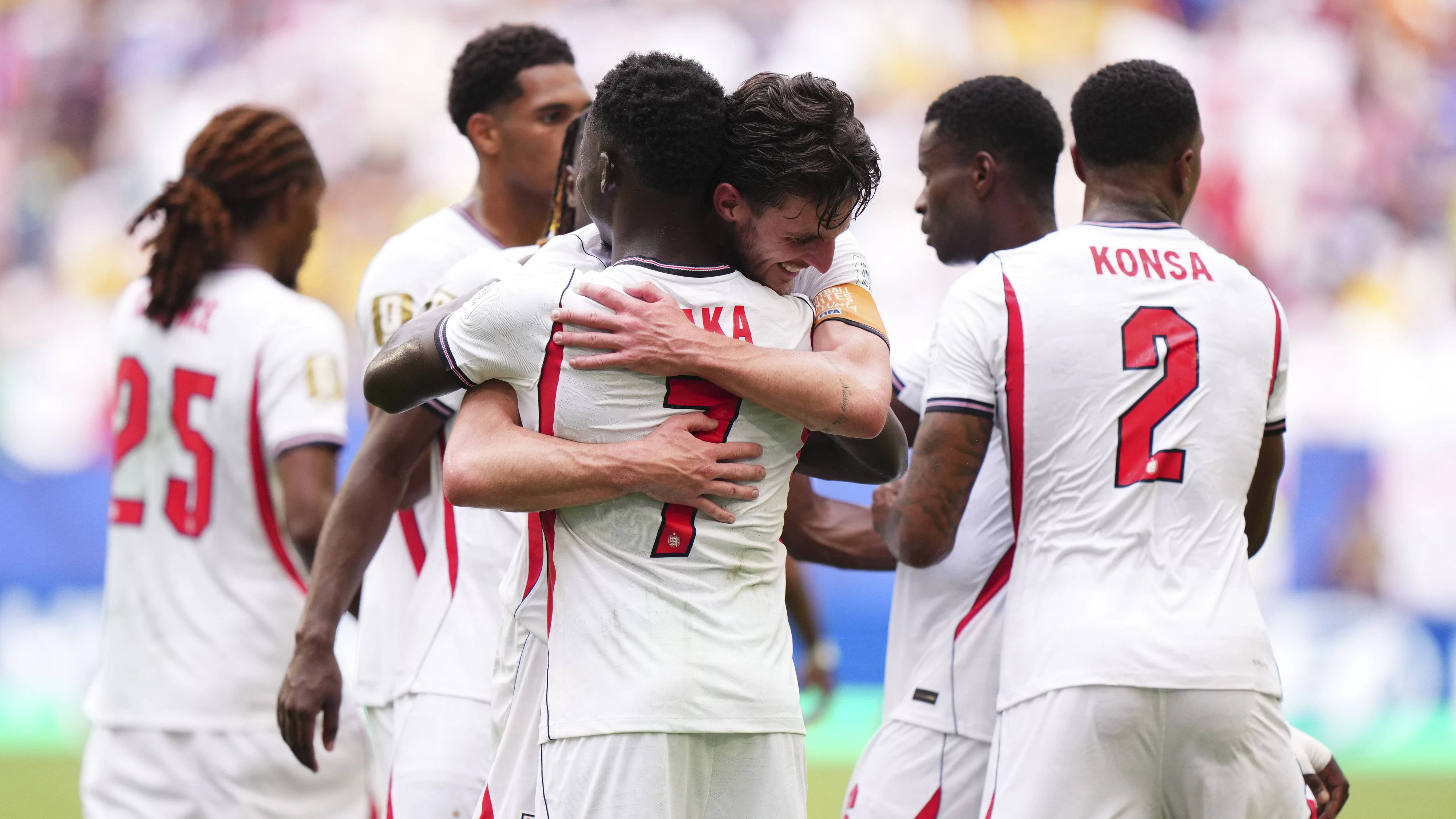 France v England: Bronze Medal Match - FIFA World Cup, WM, Weltmeisterschaft, Fussball 2026 Bukayo Saka of England celebrates after scoring his team s fourth goal with teammate Declan Rice of England during the FIFA World Cup 2026 Bronze Medal Match match between France and England at Miami Stadium on July 18, 2026 in Miami Gardens, United States. Miami Gardens FL United States PUBLICATIONxNOTxINxFRA Copyright: xJosexBretonx originalFilename:bretonhernandez-franceve260718_np6Y3.jpg