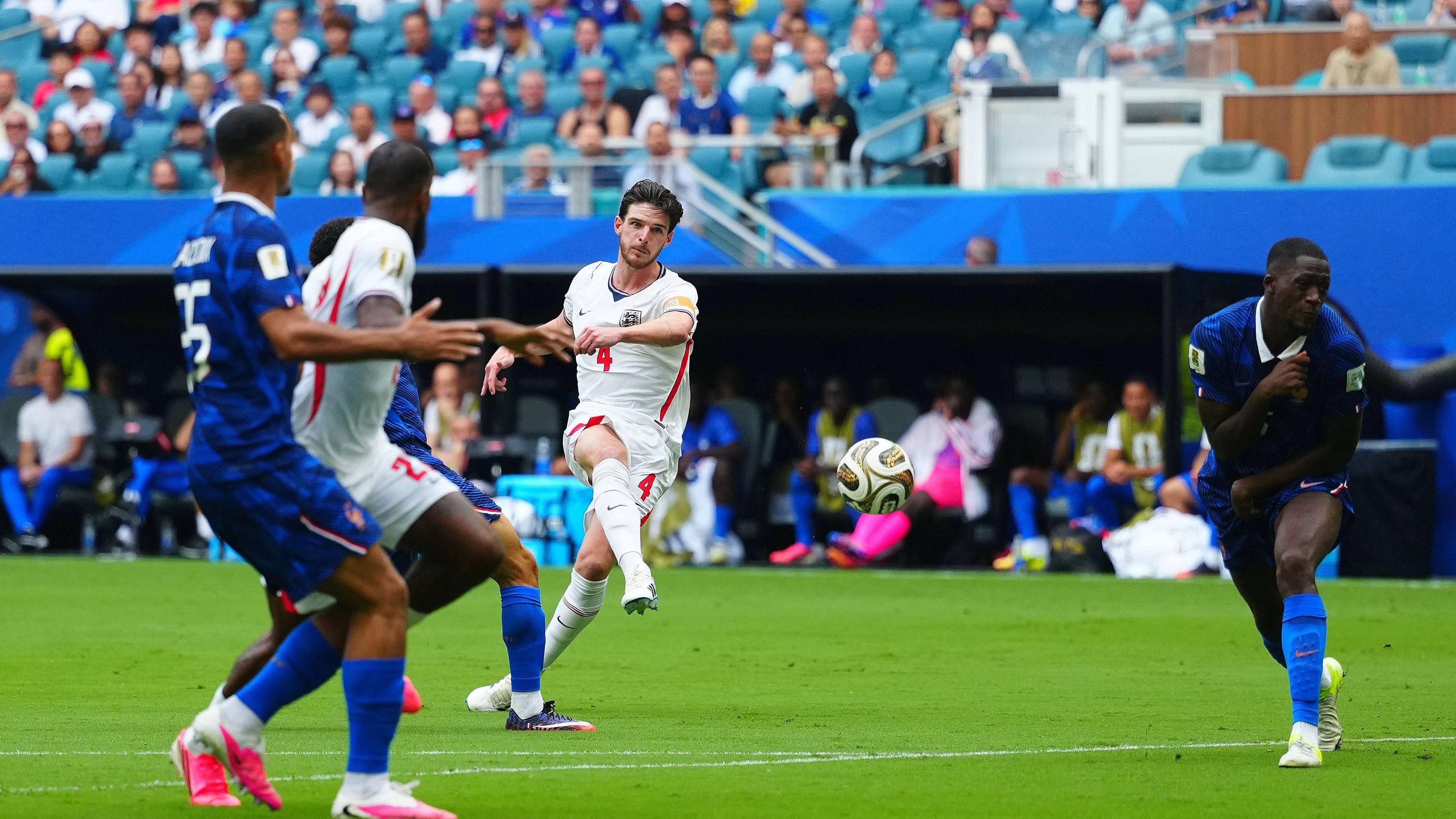Declan Rice of England scores a goal to make it 0-1 France v England, 2026 FIFA World Cup, WM, Weltmeisterschaft, Fussball 3rd Place Final, Football, Miami Stadium, Miami, Florida, USA - 18 Jul 2026Miami Miami Stadium Florida FL United States of America PUBLICATIONxINxGERxSUIxAUTxHUNxGRExMLTxCYPxROUxBULxUAExKSAxCHNxDENxINDxITAxPORxESPxSWExTURxMEXxCOLxVENxPERxECUxBRAxARGxCHIxURUxPARxPANxONLY Copyright: xJavierxGarcia/Shutterstockx 16995468l