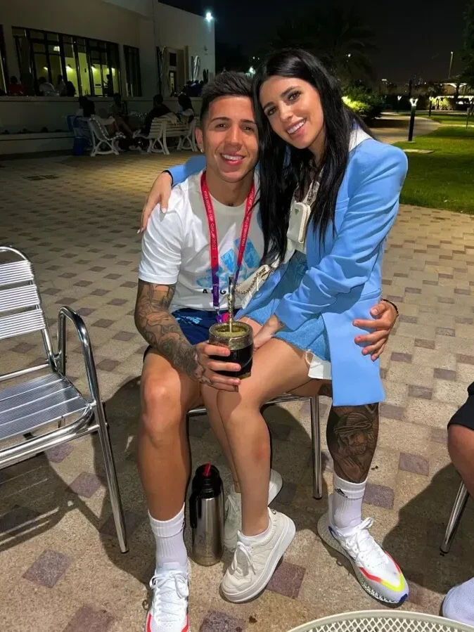 Enzo Fernandez mit seiner Valentina.