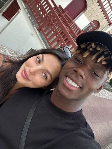 Ainhí García mit Nico Williams.