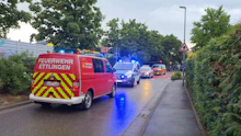 Bahn-Mitarbeiter stürzt bei Prügelei aus fahrendem Zug