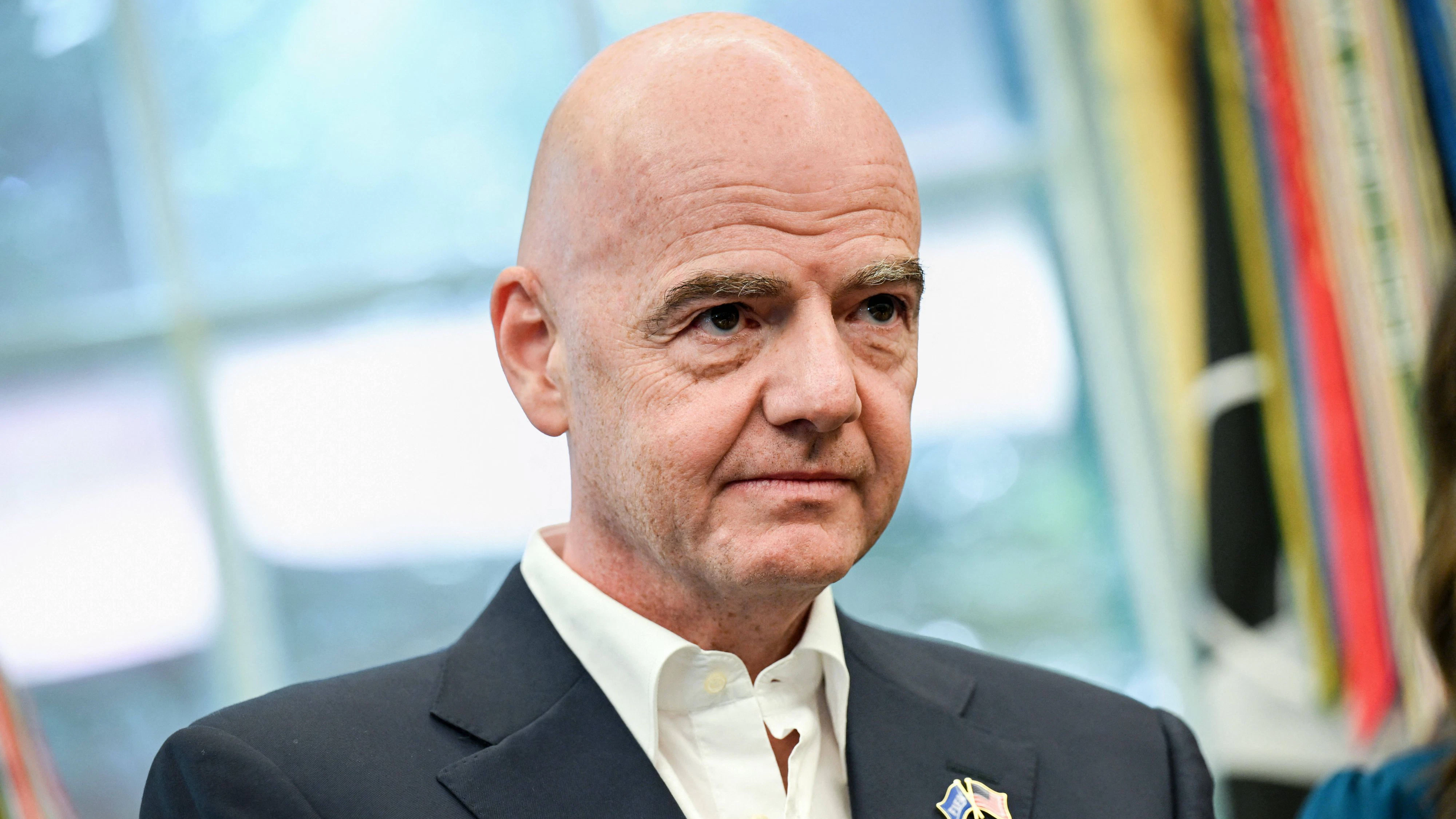 President Donald Trump Announces 2026 World Cup Draw FIFA President Gianni Infantino looks on as President Donald Trump announces the 2026 World Cup draw will be held at the Kennedy Center in December in the Oval Office of the White House in Washington, DC on Friday, August 22, 2025. The FIFA World Cup, coming to North America next summer will be the first World Cup with three host countries in the U.S., Canada and Mexico, and it will be the first to feature a 48-team field. Photo by Annabelle Gordon/Pool/ABACAPRESS.COM WASHINGTON DC United States PUBLICATIONxNOTxINxFRAxUK Copyright: xPool/ABACAx