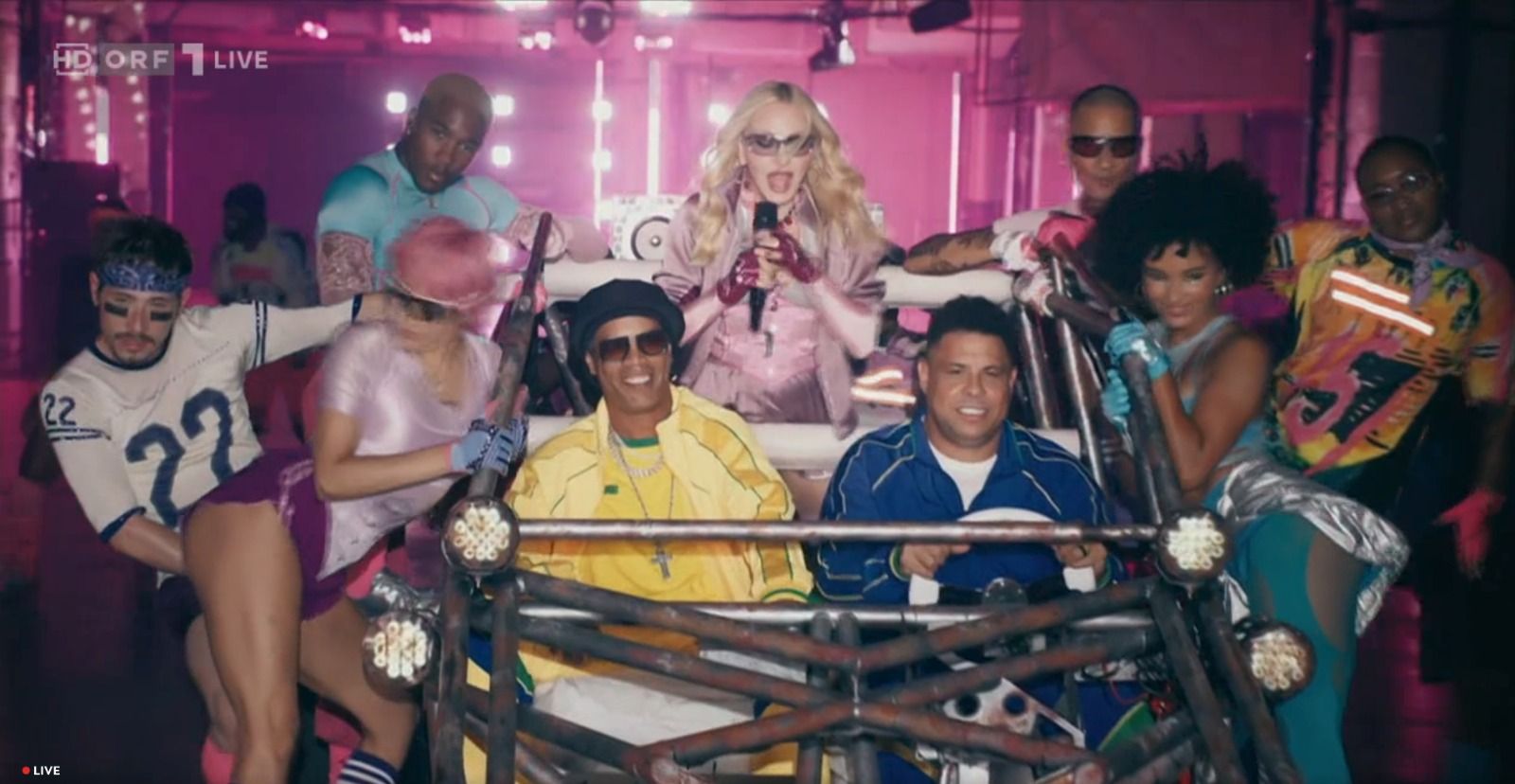 Ronaldo und Ronaldinho unterstützten Madonna.