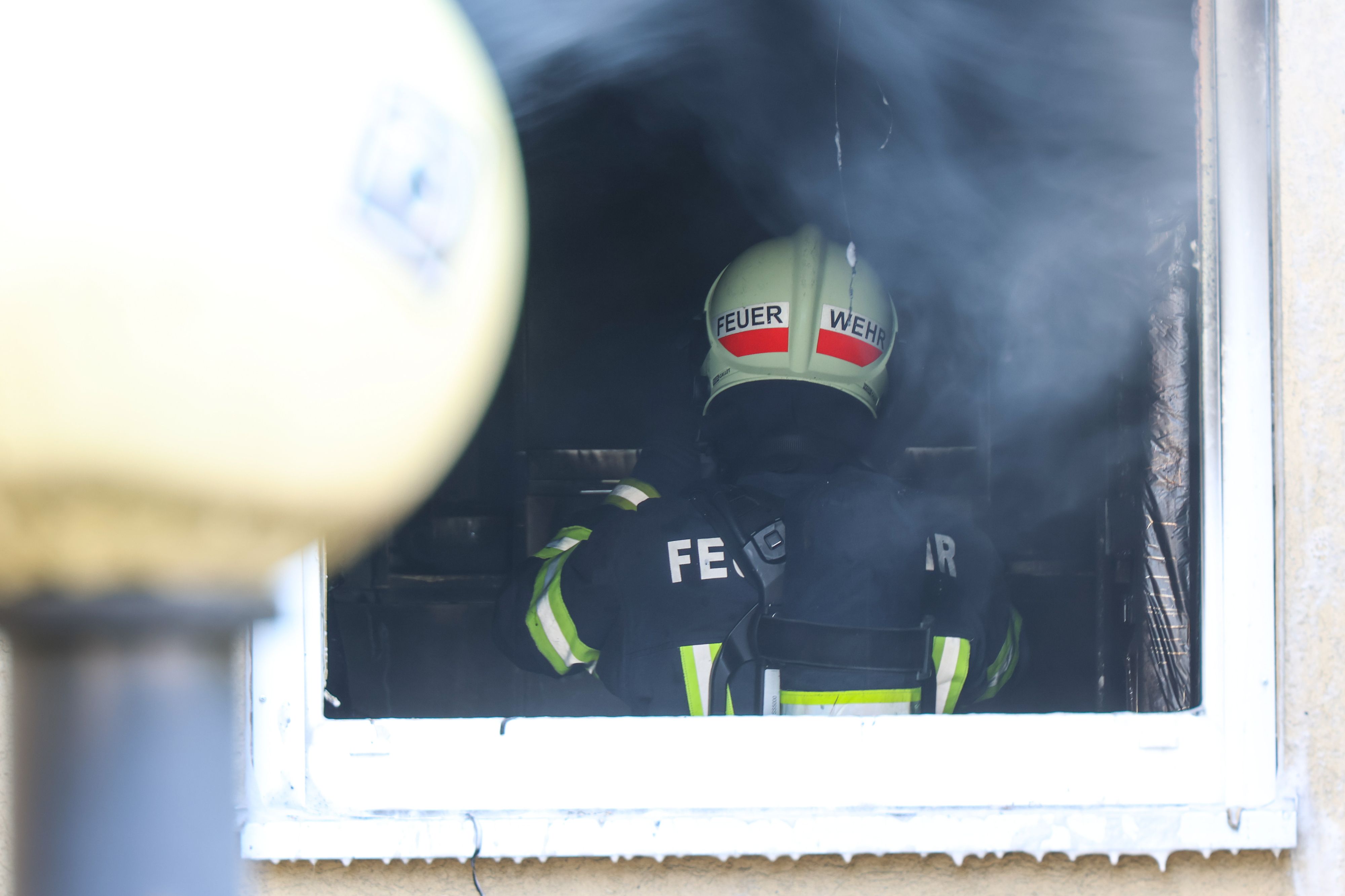 Heute.at - Scooter-Akku explodiert: Wohnzimmer geht in Flammen auf