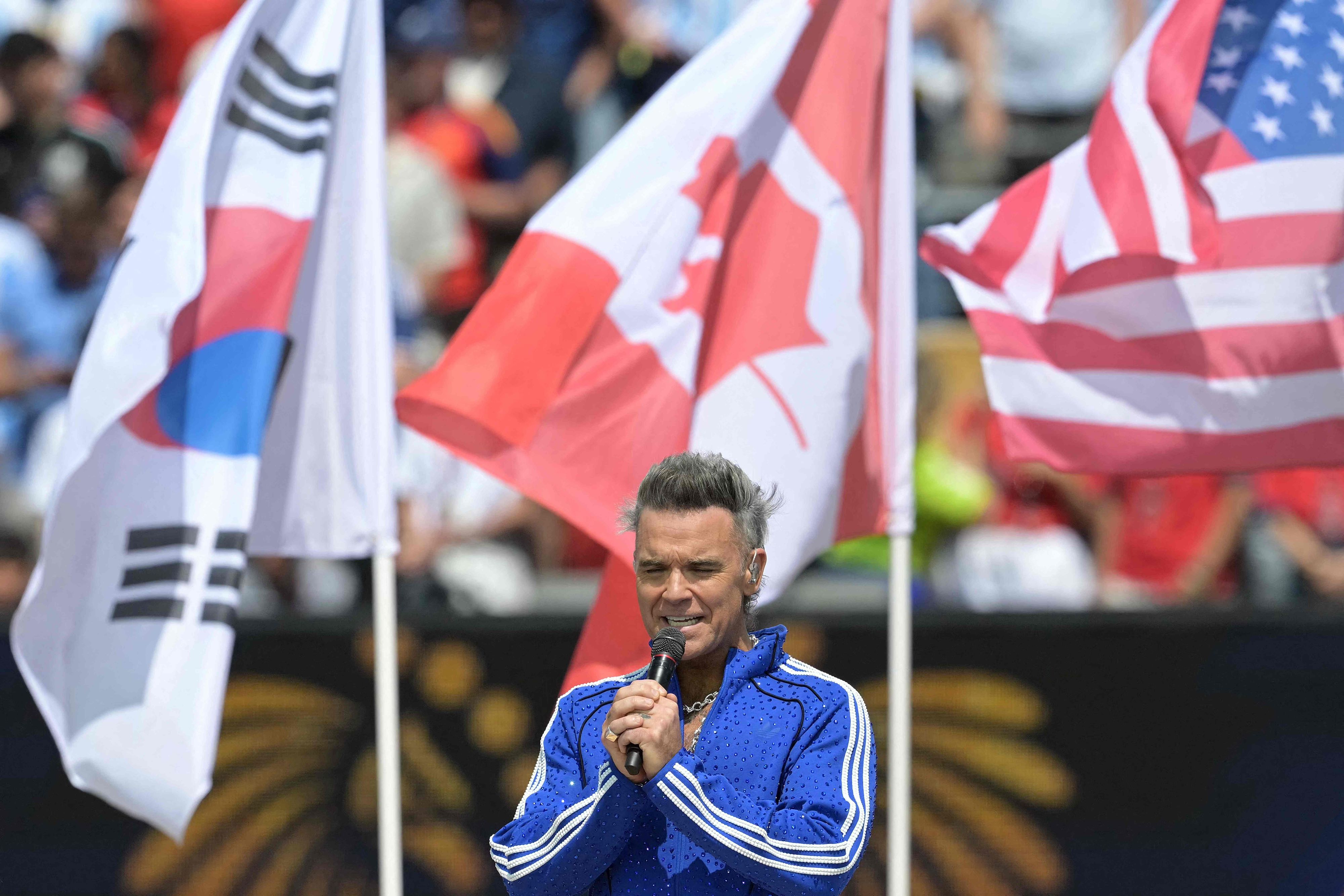 Robbie Williams hat seinen Kamm wohl vergessen.