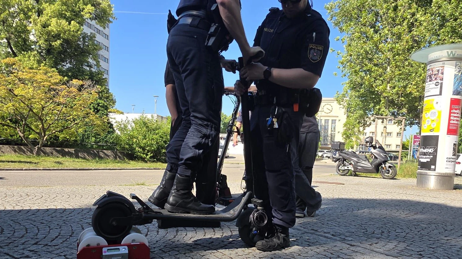 Heute.at - 4.000 Euro – Polizei bittet E-Scooter-Lenker zur Kasse